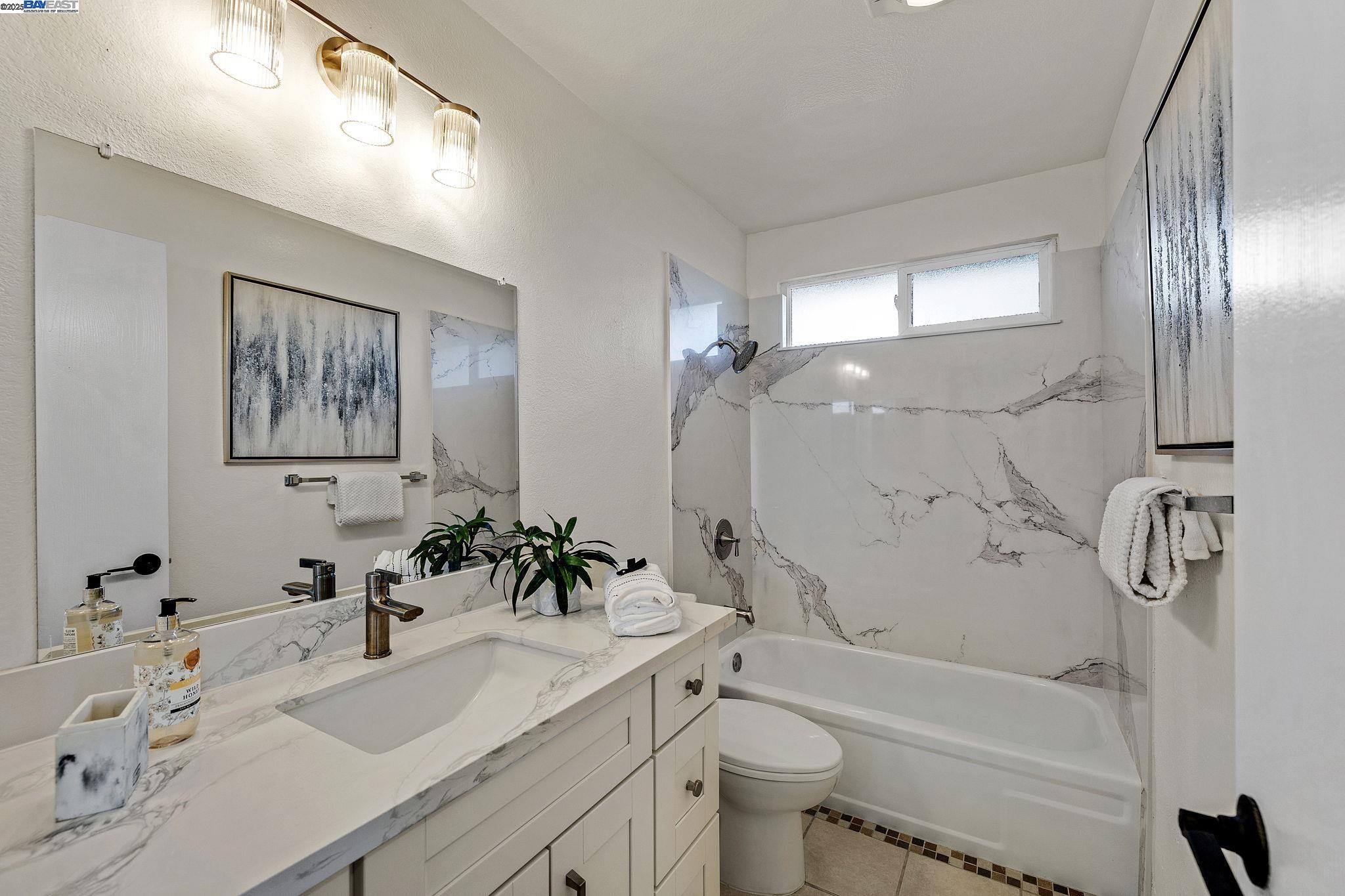 Detail Gallery Image 24 of 40 For 4943 Antioch Loop, Union City,  CA 94587 - 4 Beds | 2/1 Baths