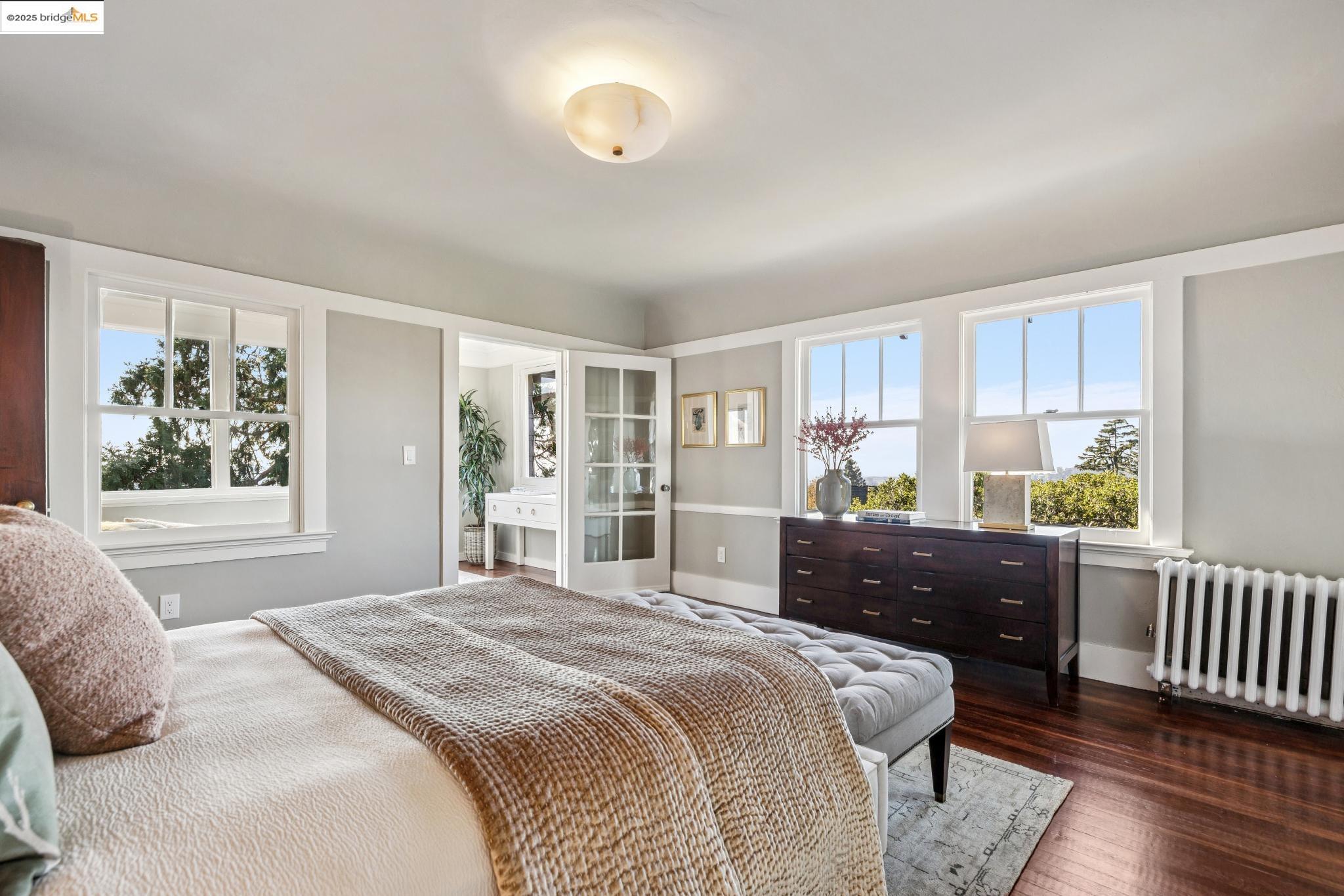 Detail Gallery Image 26 of 59 For 912 Indian Rock Ave, Berkeley,  CA 94707 - 4 Beds | 3/1 Baths