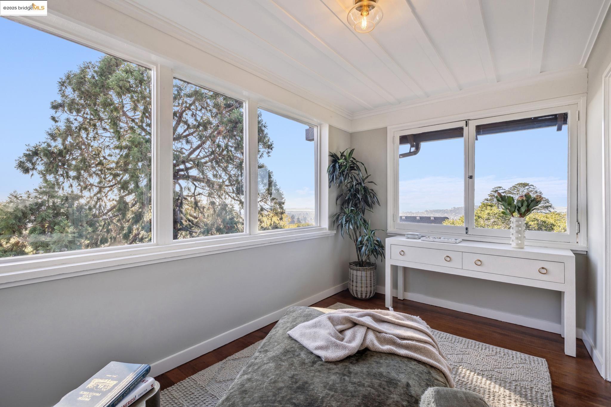 Detail Gallery Image 35 of 59 For 912 Indian Rock Ave, Berkeley,  CA 94707 - 4 Beds | 3/1 Baths