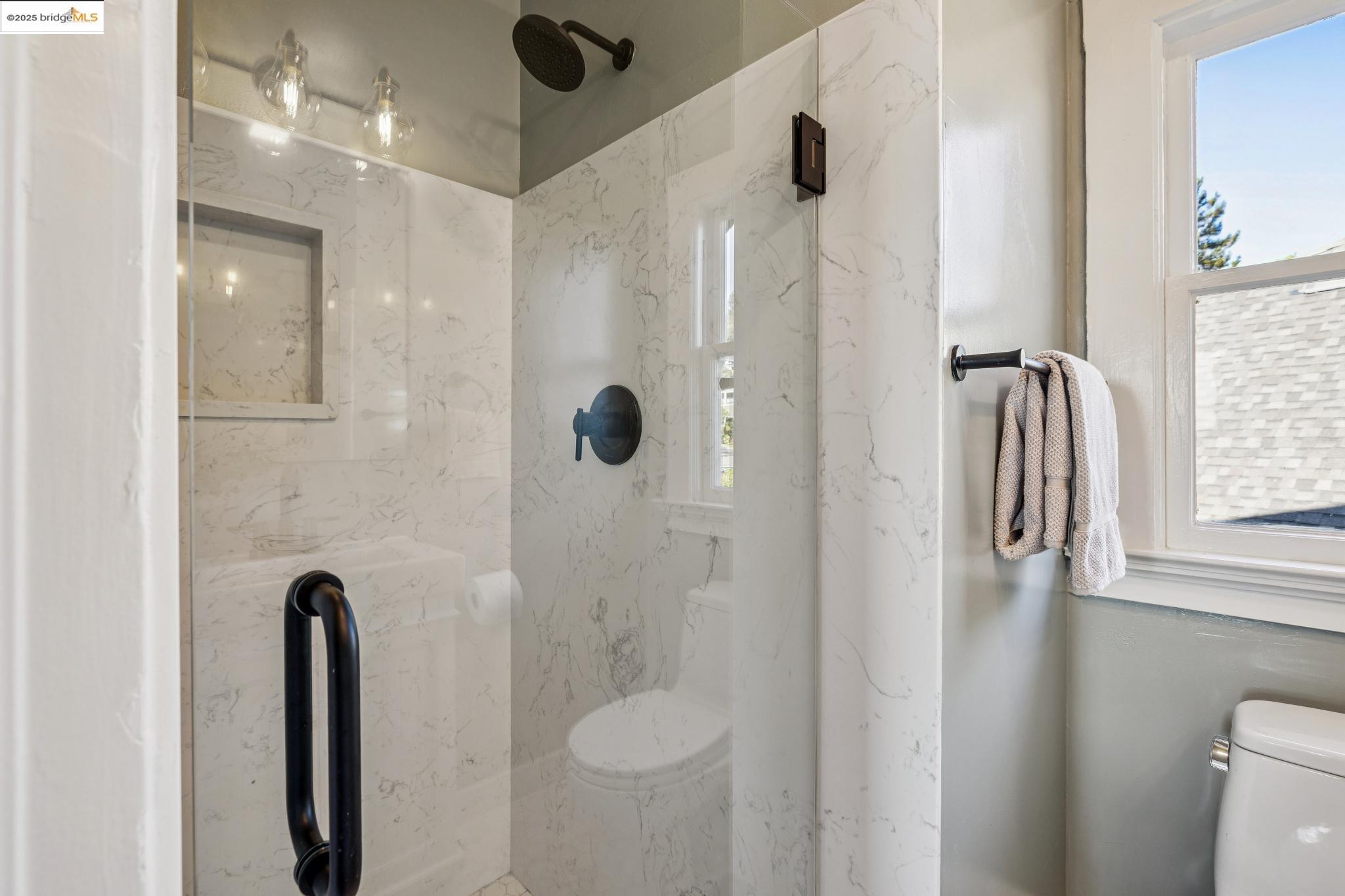 Detail Gallery Image 39 of 59 For 912 Indian Rock Ave, Berkeley,  CA 94707 - 4 Beds | 3/1 Baths