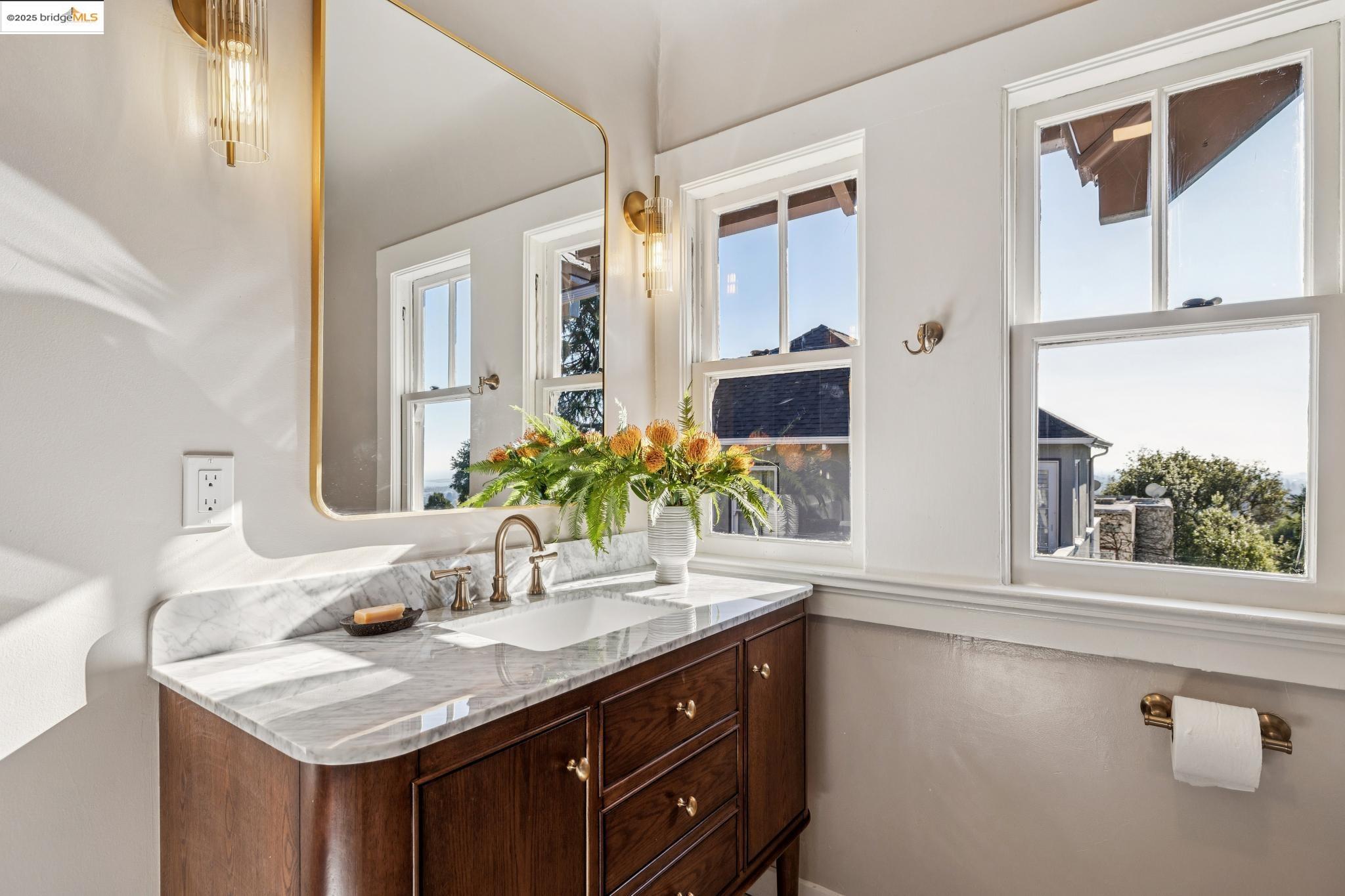 Detail Gallery Image 44 of 59 For 912 Indian Rock Ave, Berkeley,  CA 94707 - 4 Beds | 3/1 Baths