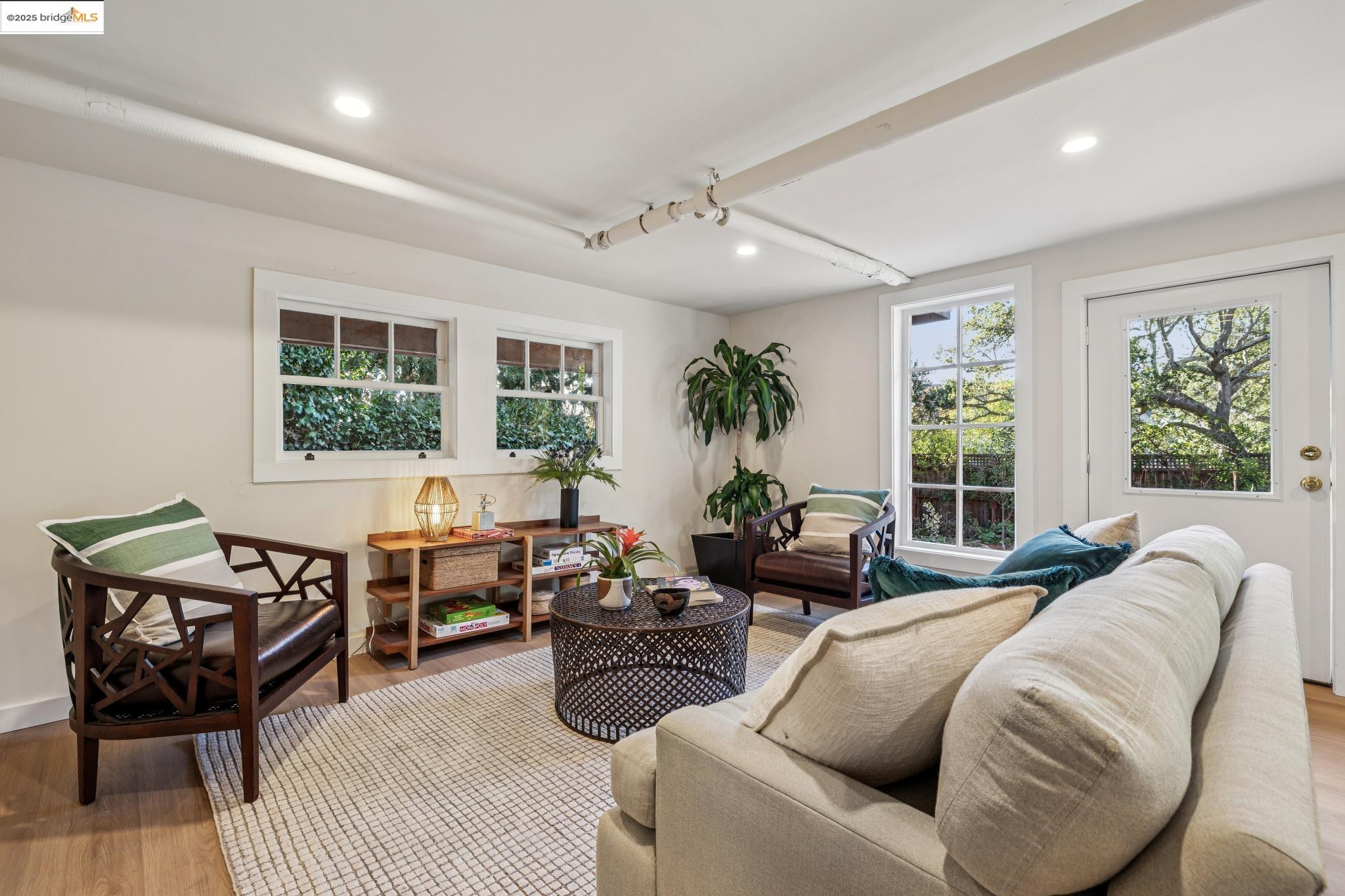 Detail Gallery Image 51 of 59 For 912 Indian Rock Ave, Berkeley,  CA 94707 - 4 Beds | 3/1 Baths