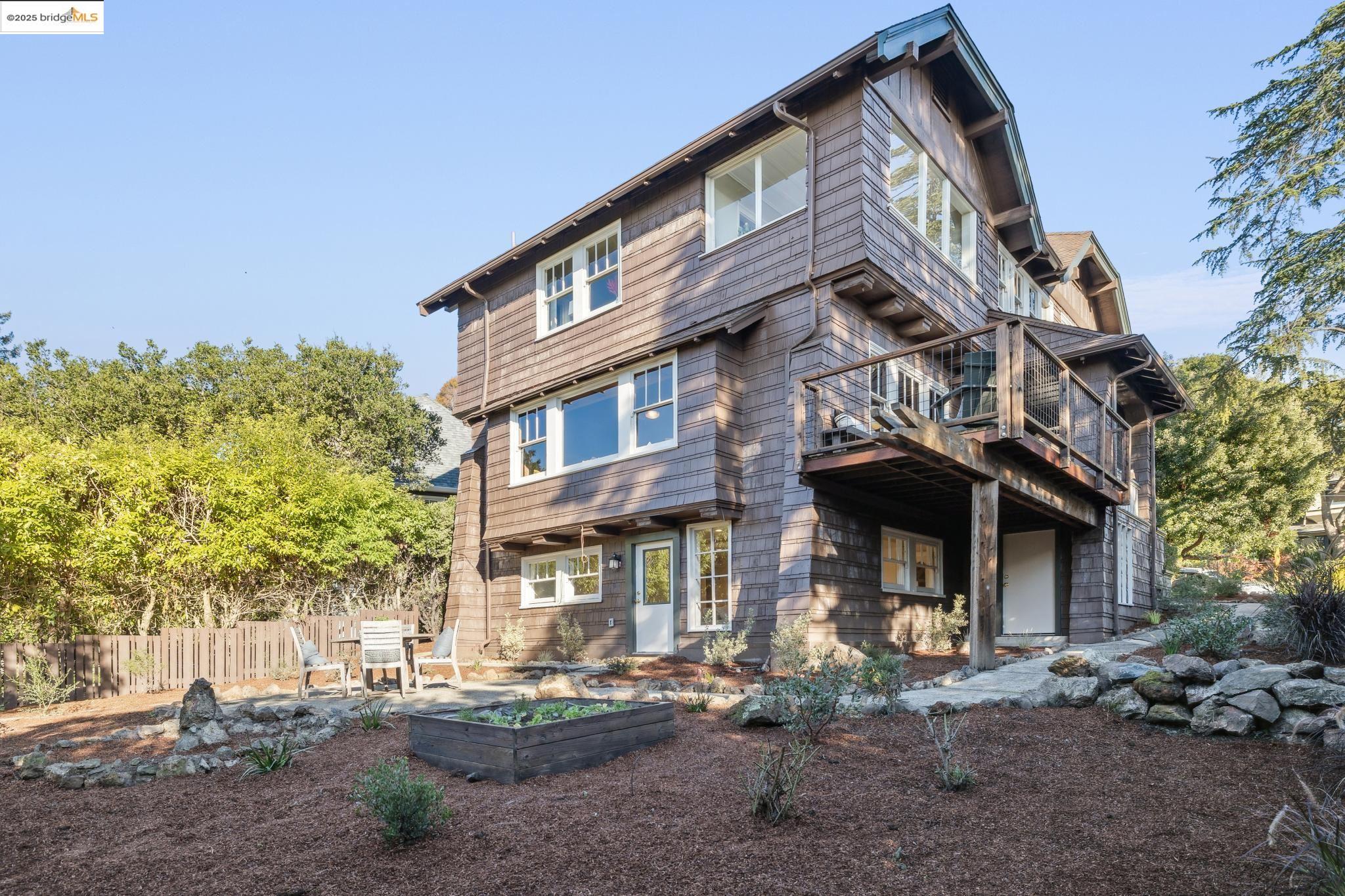 Detail Gallery Image 57 of 59 For 912 Indian Rock Ave, Berkeley,  CA 94707 - 4 Beds | 3/1 Baths