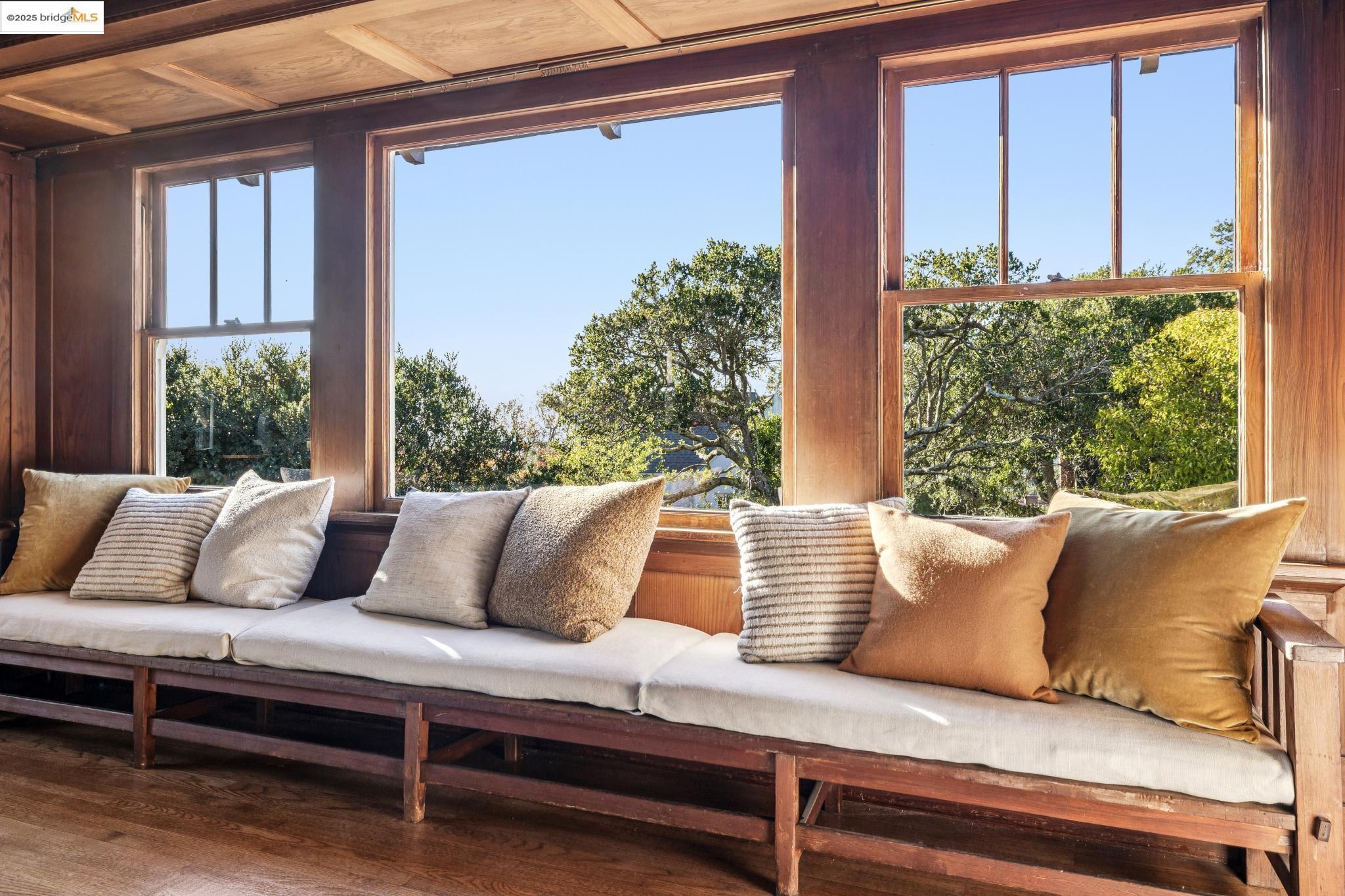 Detail Gallery Image 10 of 59 For 912 Indian Rock Ave, Berkeley,  CA 94707 - 4 Beds | 3/1 Baths