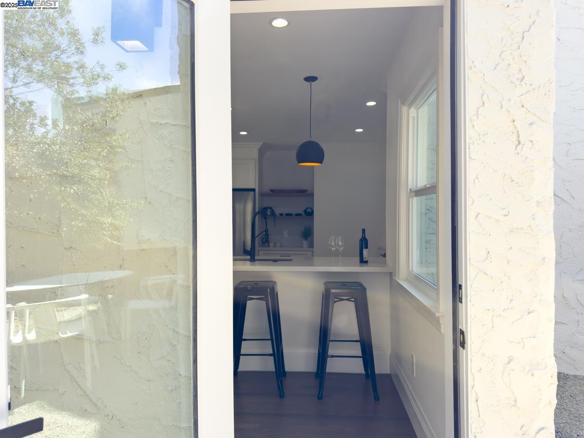 Detail Gallery Image 20 of 52 For 479 Kentucky Ave, Berkeley,  CA 94707 - 3 Beds | 2 Baths