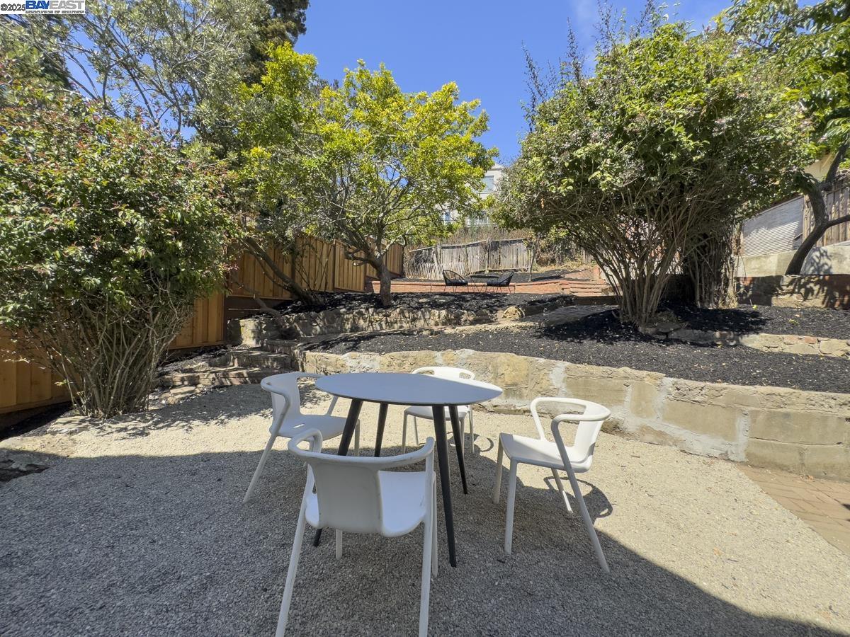 Detail Gallery Image 21 of 52 For 479 Kentucky Ave, Berkeley,  CA 94707 - 3 Beds | 2 Baths