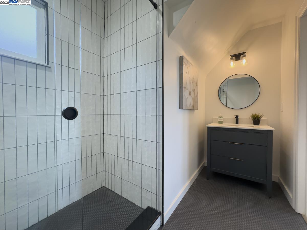 Detail Gallery Image 33 of 52 For 479 Kentucky Ave, Berkeley,  CA 94707 - 3 Beds | 2 Baths