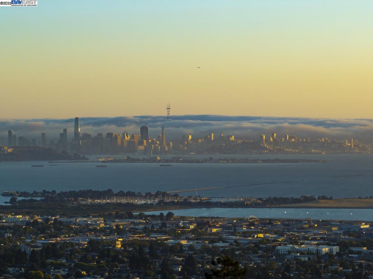 Detail Gallery Image 46 of 52 For 479 Kentucky Ave, Berkeley,  CA 94707 - 3 Beds | 2 Baths