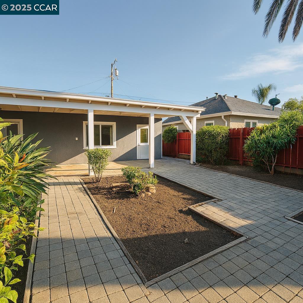 Detail Gallery Image 13 of 14 For 52 Rose Ann Ave, Pittsburg,  CA 94565 - 3 Beds | 1 Baths