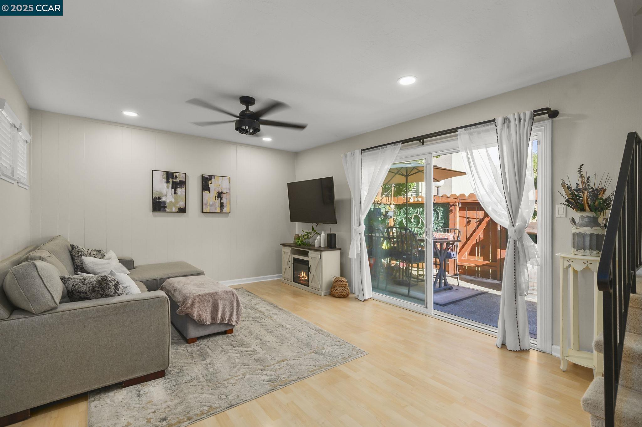 Photo #6: 41118337 Listing: Photo #6