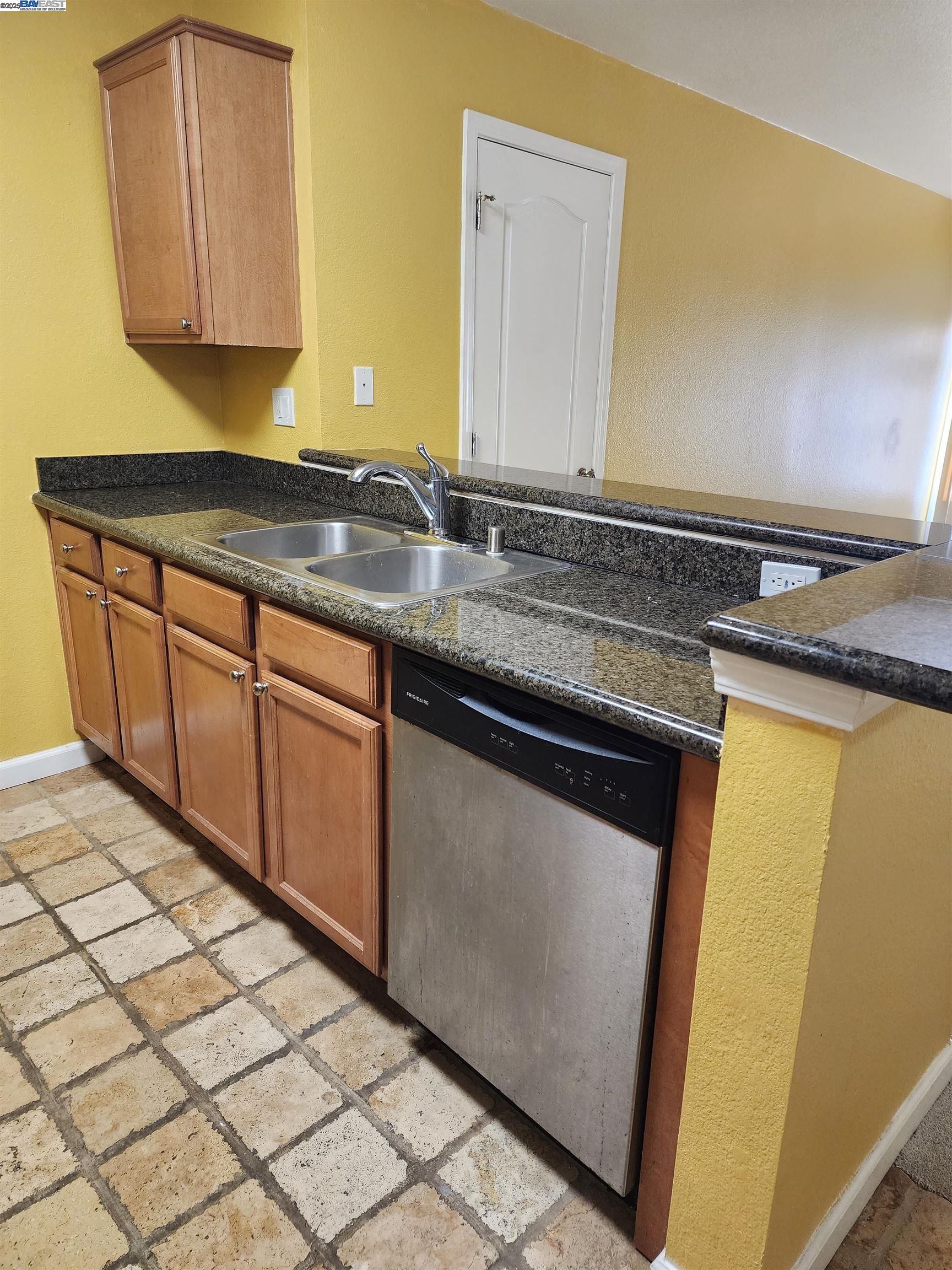 Detail Gallery Image 10 of 25 For 484 Dempsey Rd #186,  Milpitas,  CA 95035 - 1 Beds | 1 Baths