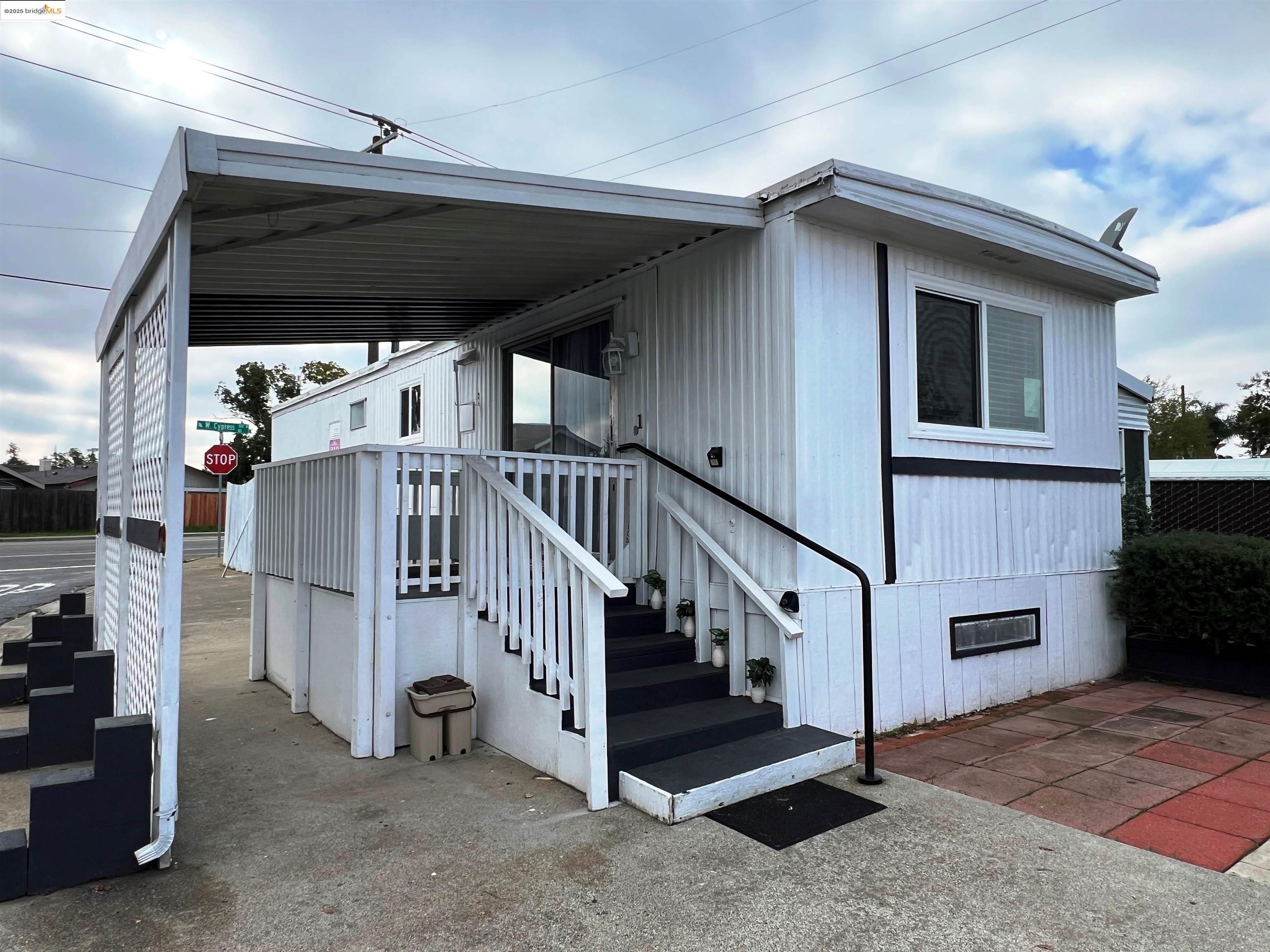 Front Image Thumbnail for EB41118350