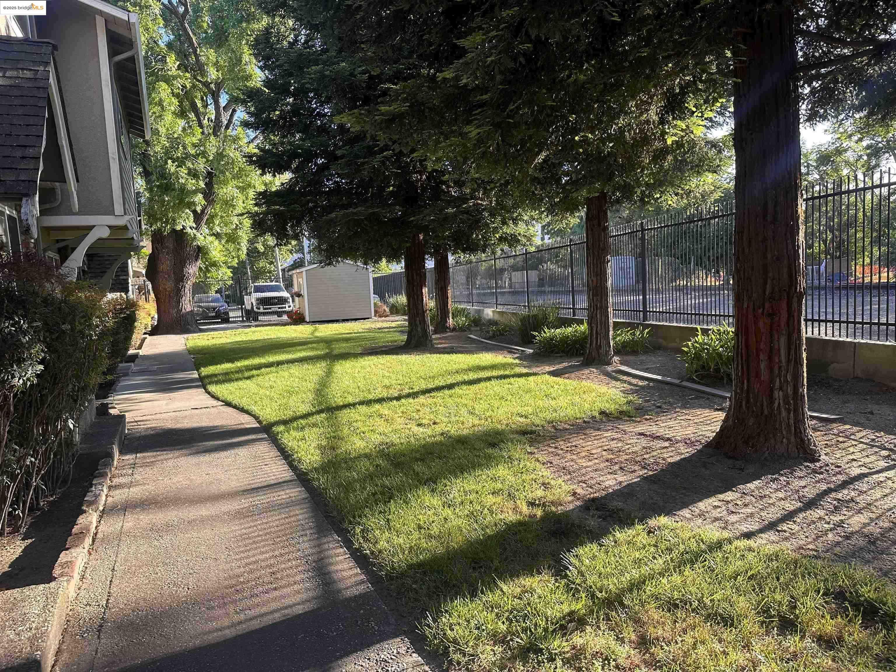 Front Image Thumbnail for EB41118355