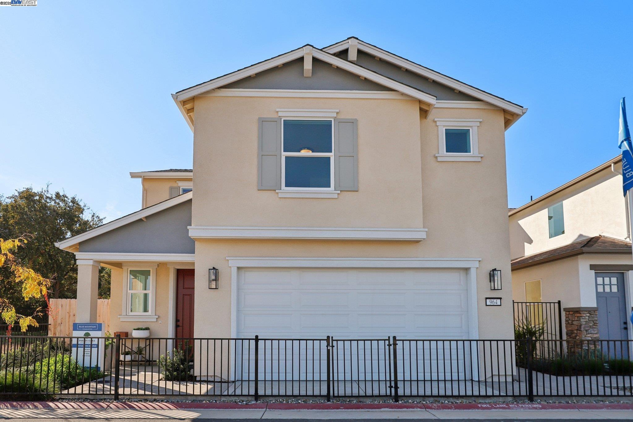 Detail Gallery Image 2 of 31 For 860 Pecan Tree Ln, Galt,  CA 95632 - 3 Beds | 2/1 Baths