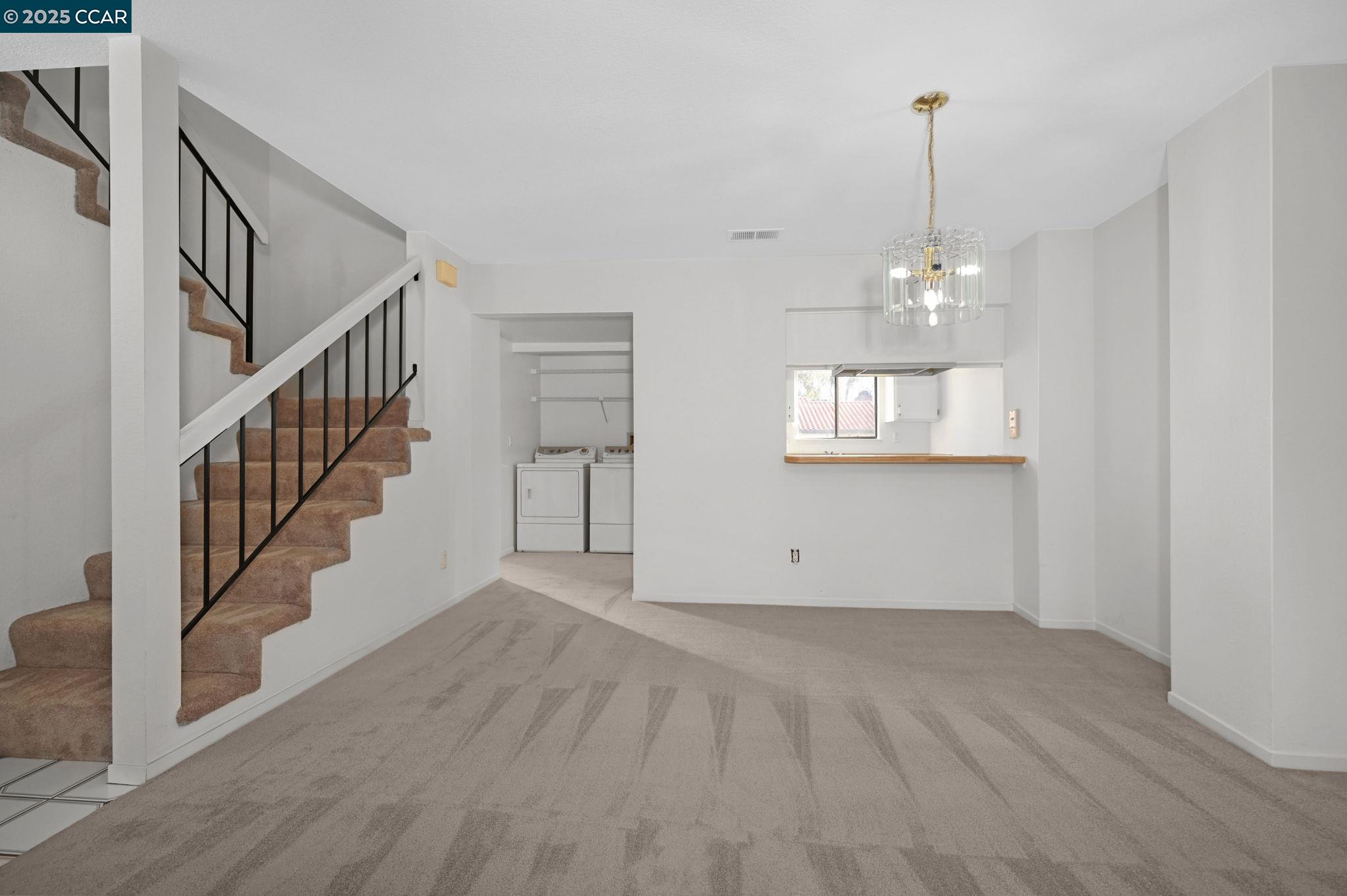 Photo #5: 41118365 Listing: Photo #5