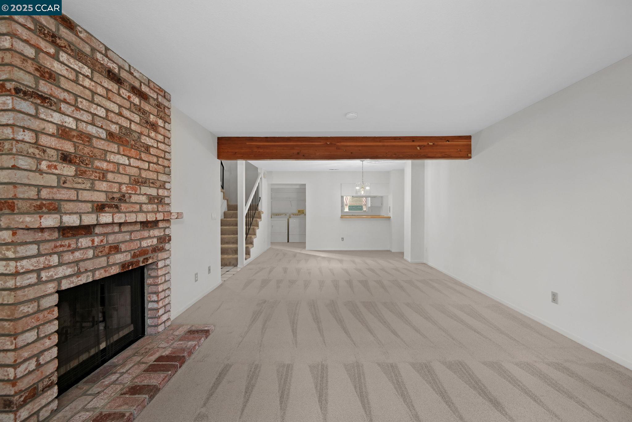 Photo #6: 41118365 Listing: Photo #6