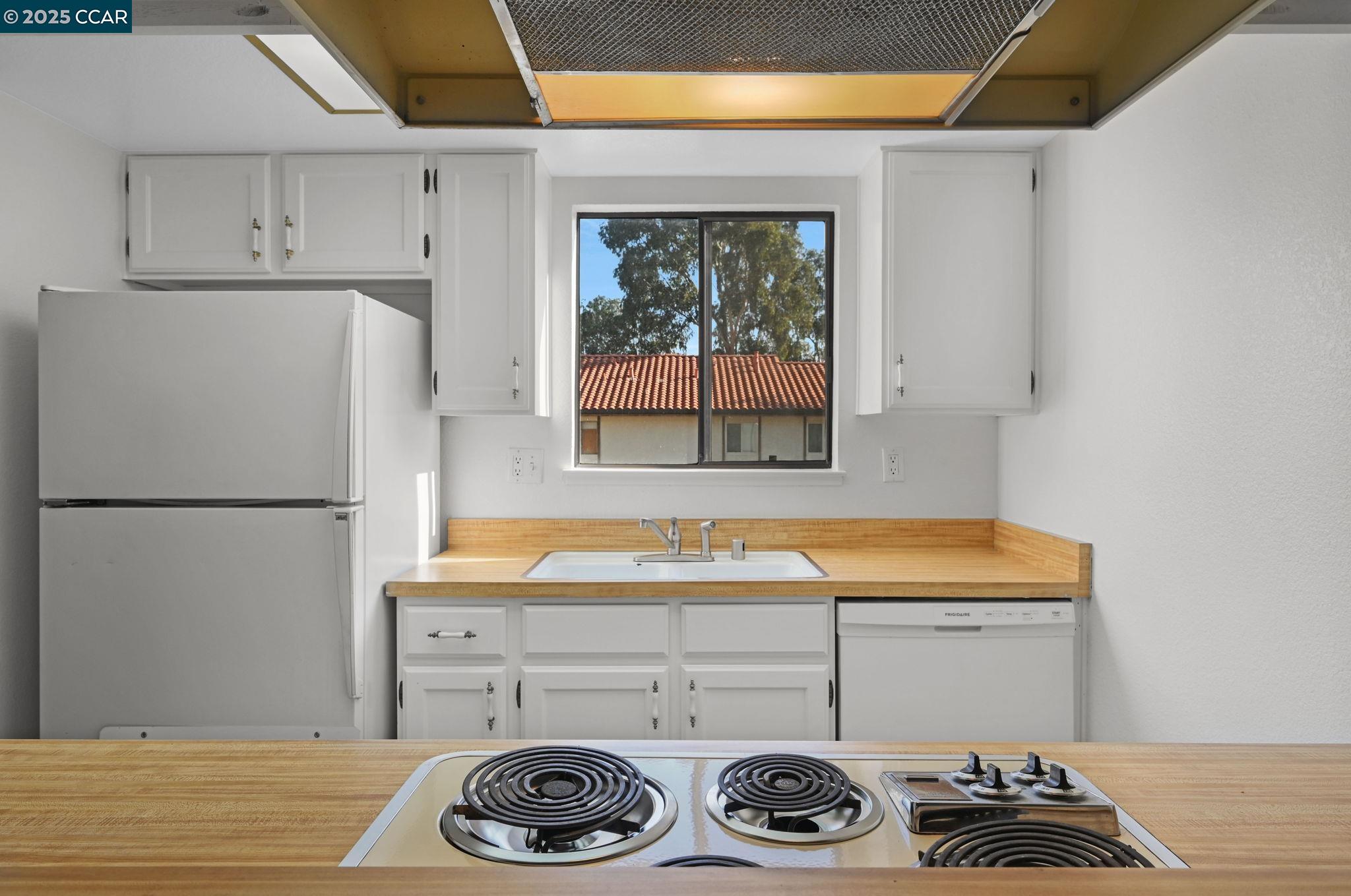 Photo #8: 41118365 Listing: Photo #8