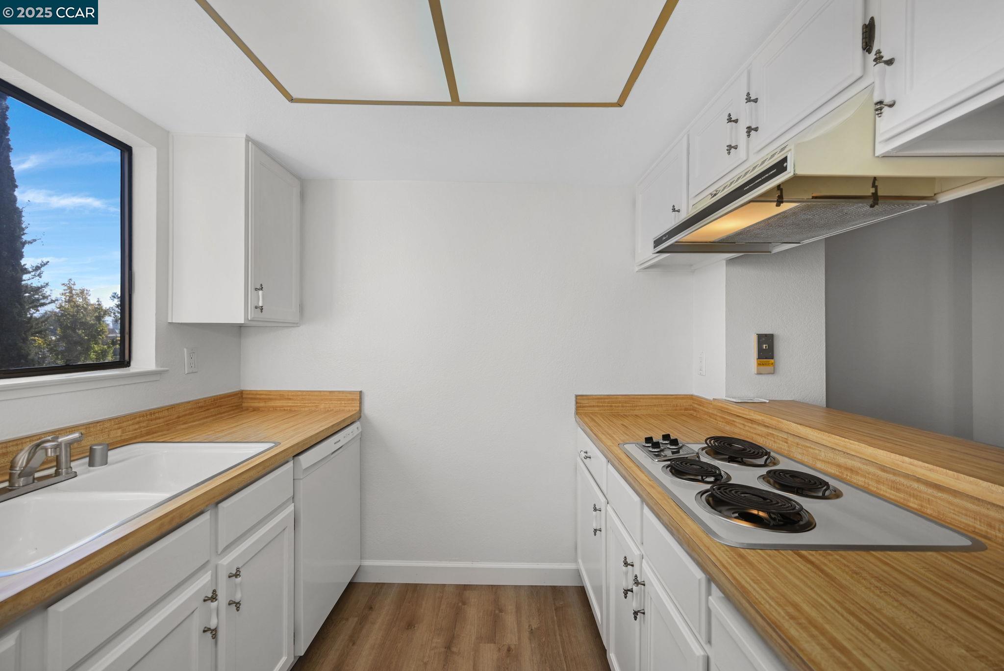 Photo #9: 41118365 Listing: Photo #9