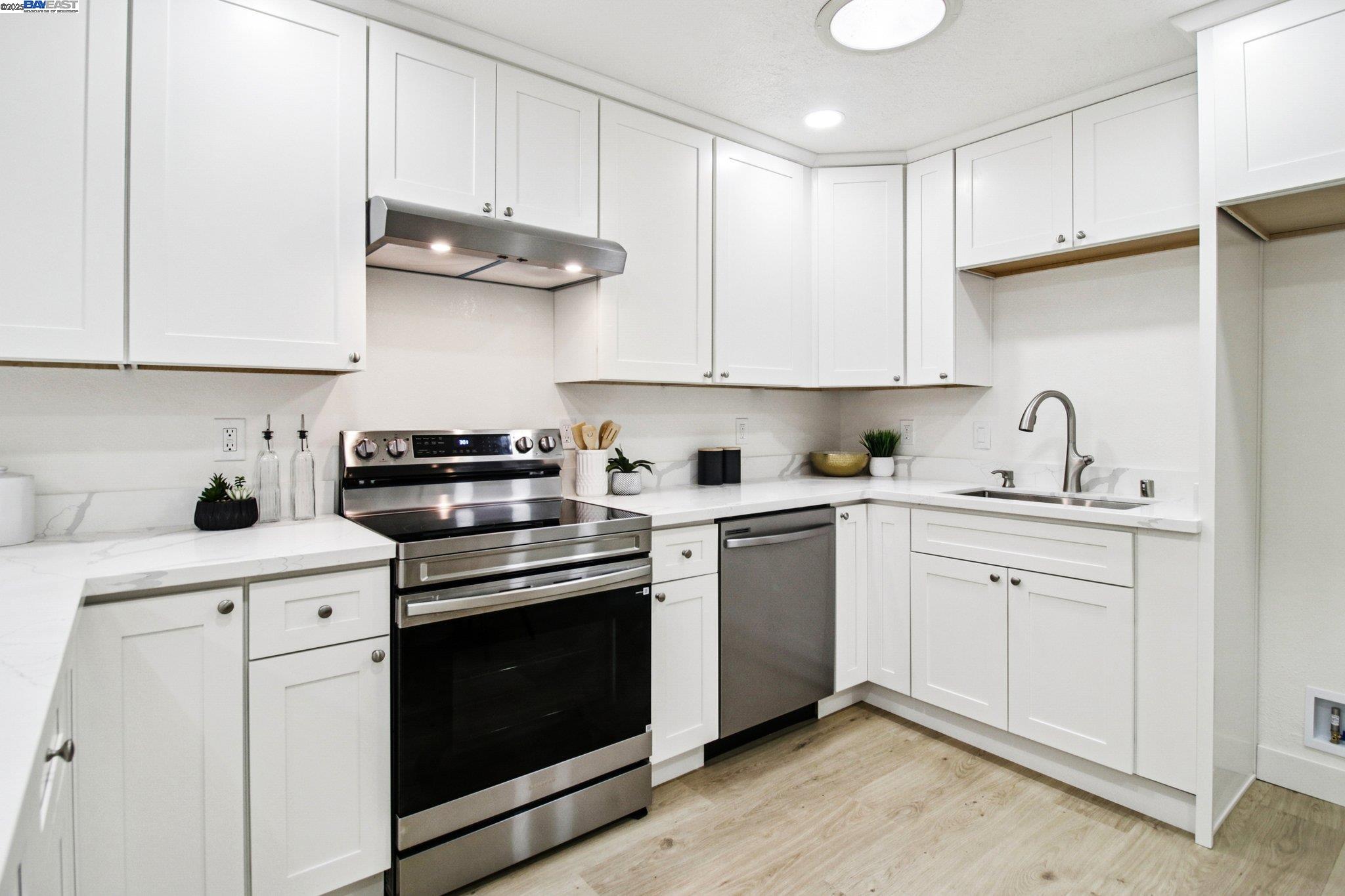 Detail Gallery Image 14 of 40 For 35593 Cleremont Dr, Newark,  CA 94560 - 3 Beds | 2 Baths