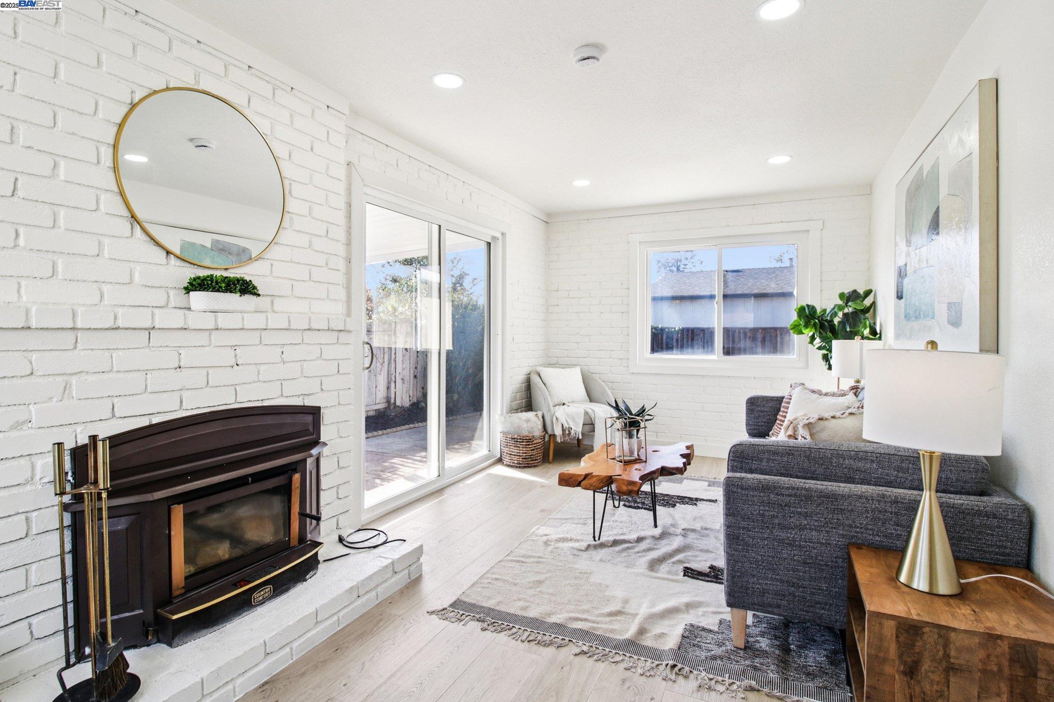 Detail Gallery Image 10 of 40 For 35593 Cleremont Dr, Newark,  CA 94560 - 3 Beds | 2 Baths