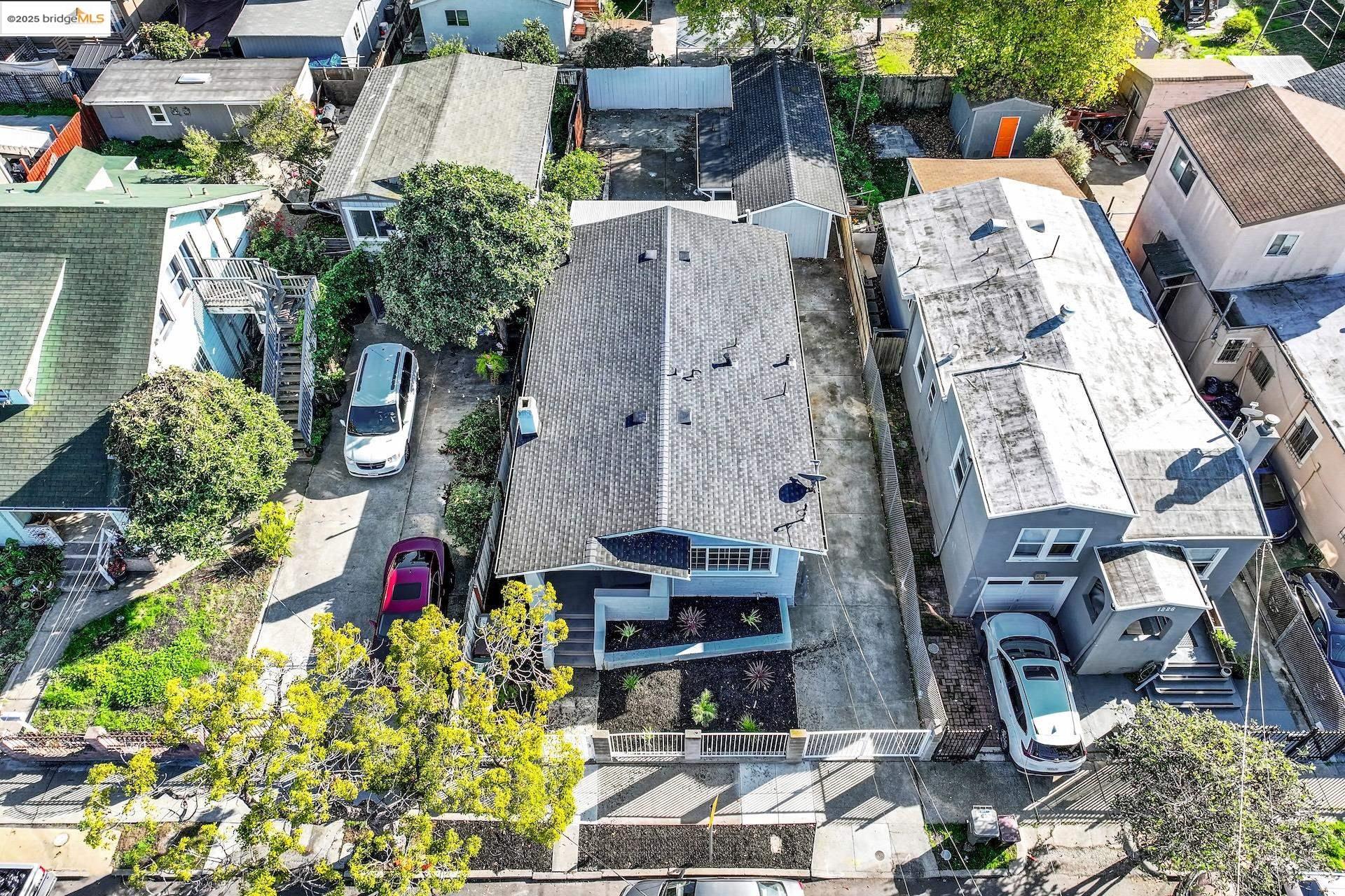 Detail Gallery Image 2 of 35 For 1232 78th Ave, Oakland,  CA 94621 - 2 Beds | 1 Baths