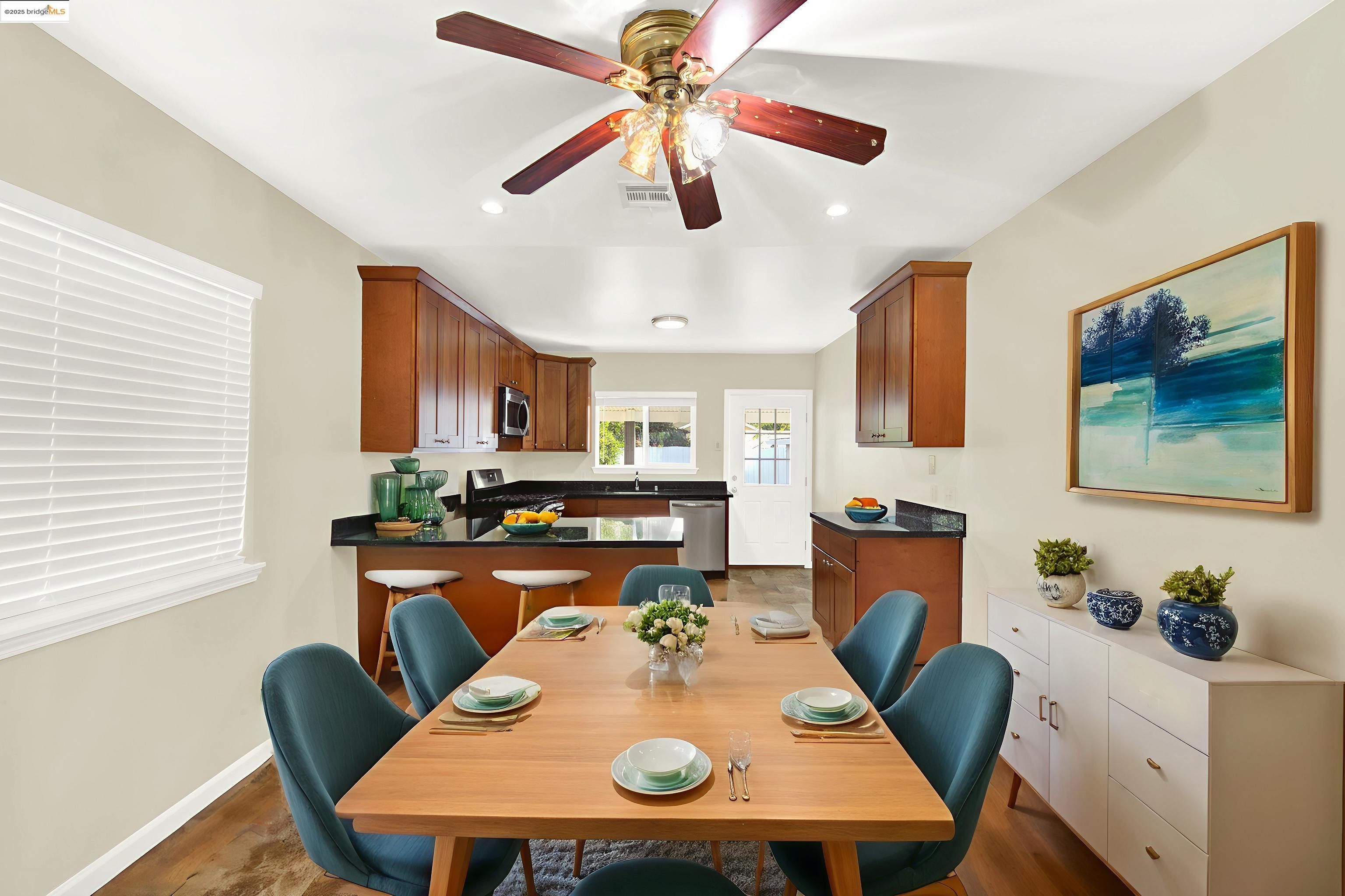 Detail Gallery Image 11 of 35 For 1232 78th Ave, Oakland,  CA 94621 - 2 Beds | 1 Baths