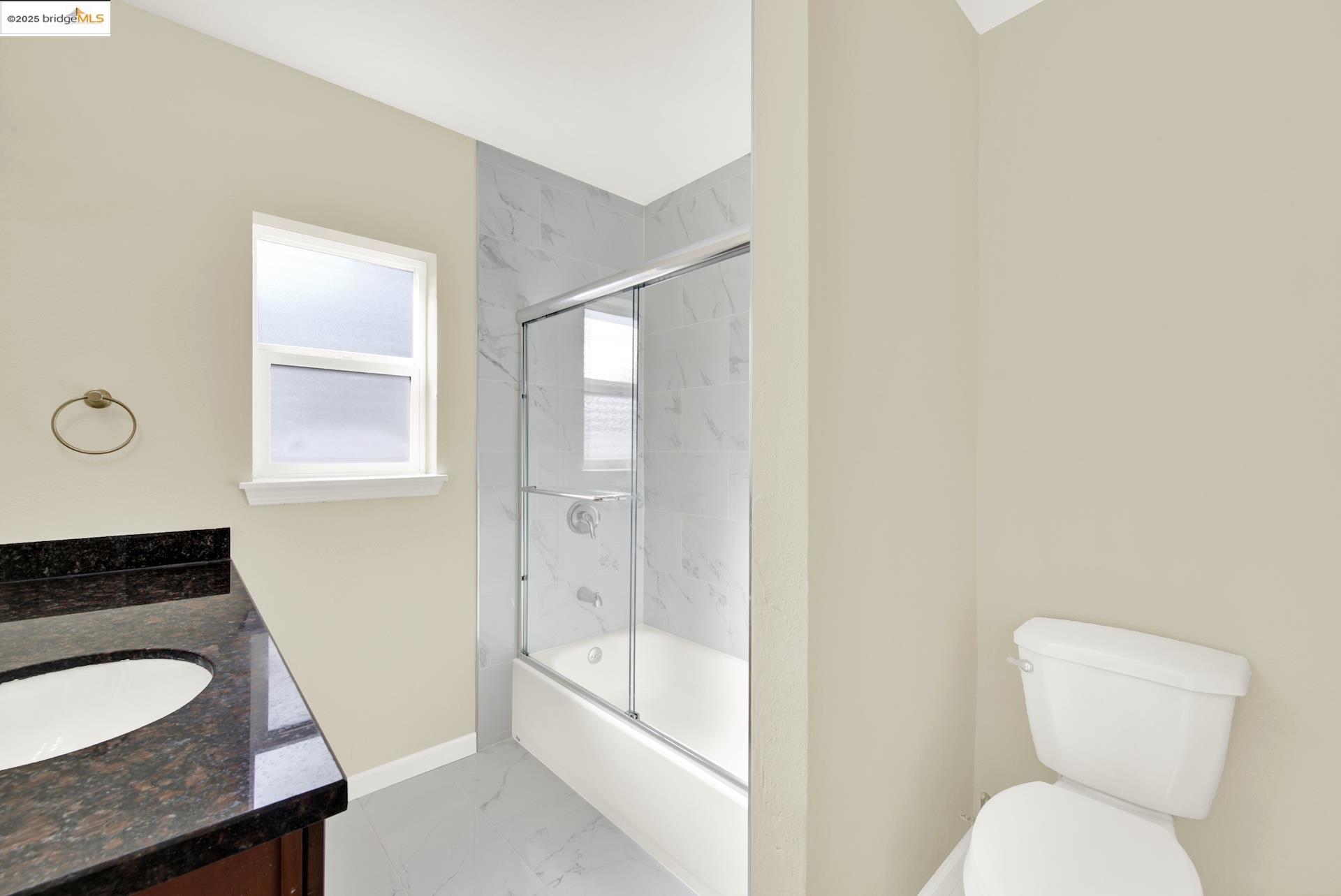 Detail Gallery Image 16 of 35 For 1232 78th Ave, Oakland,  CA 94621 - 2 Beds | 1 Baths