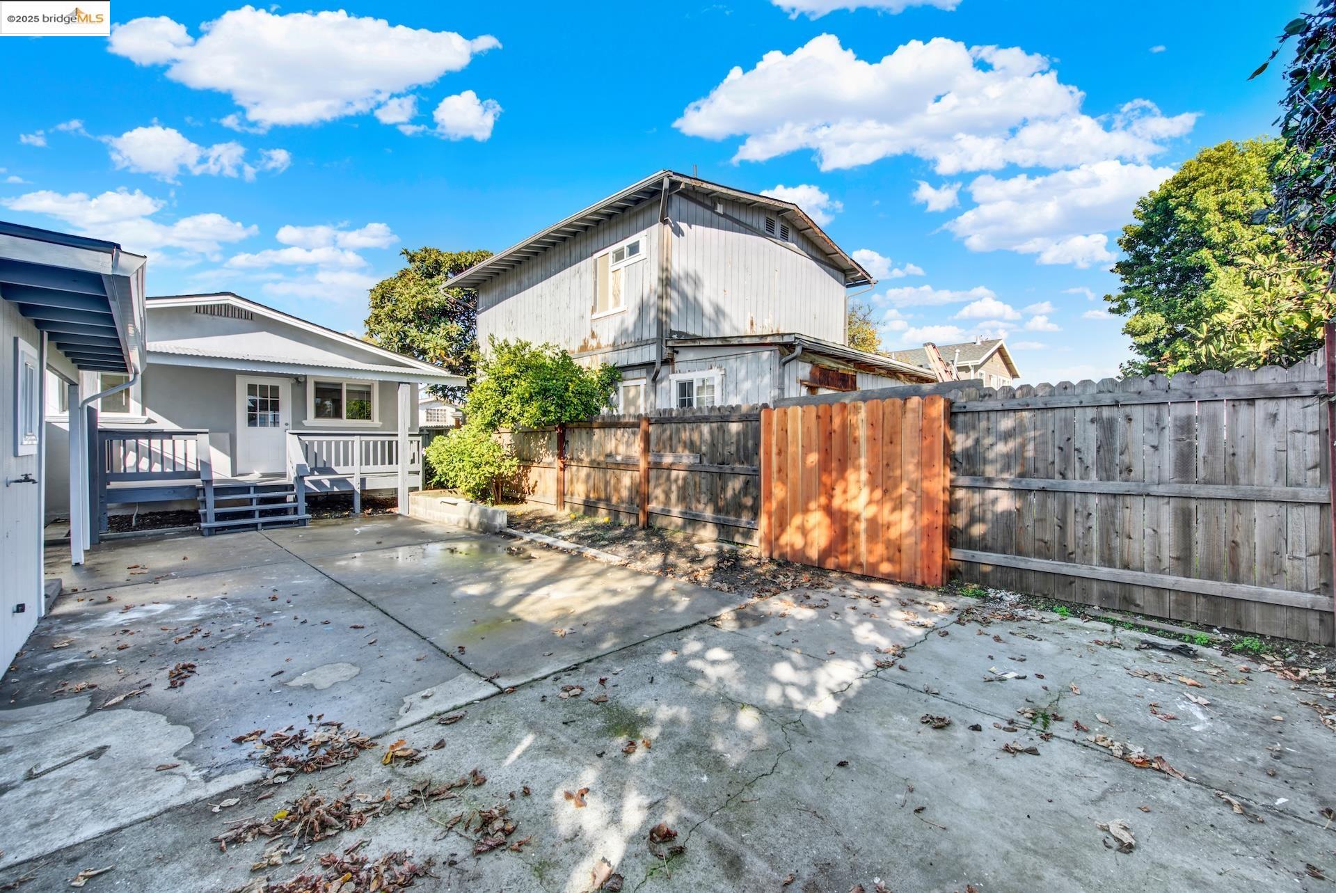 Detail Gallery Image 33 of 35 For 1232 78th Ave, Oakland,  CA 94621 - 2 Beds | 1 Baths