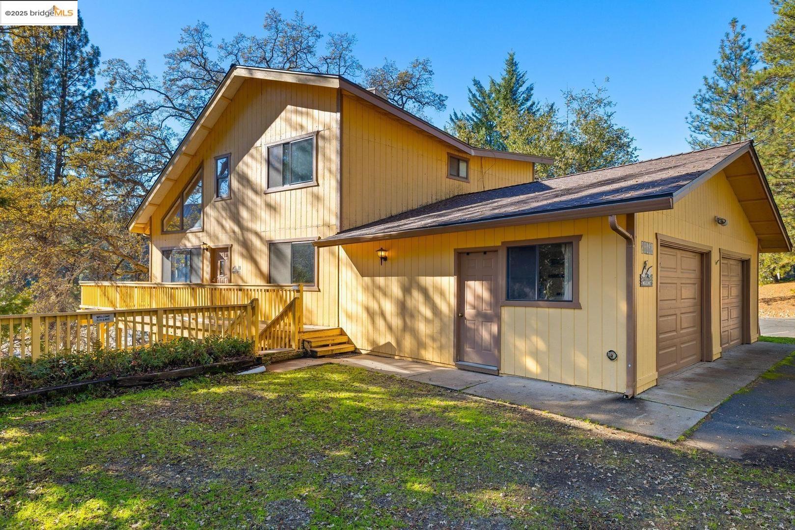 Groveland (A gateway to Yosemite)