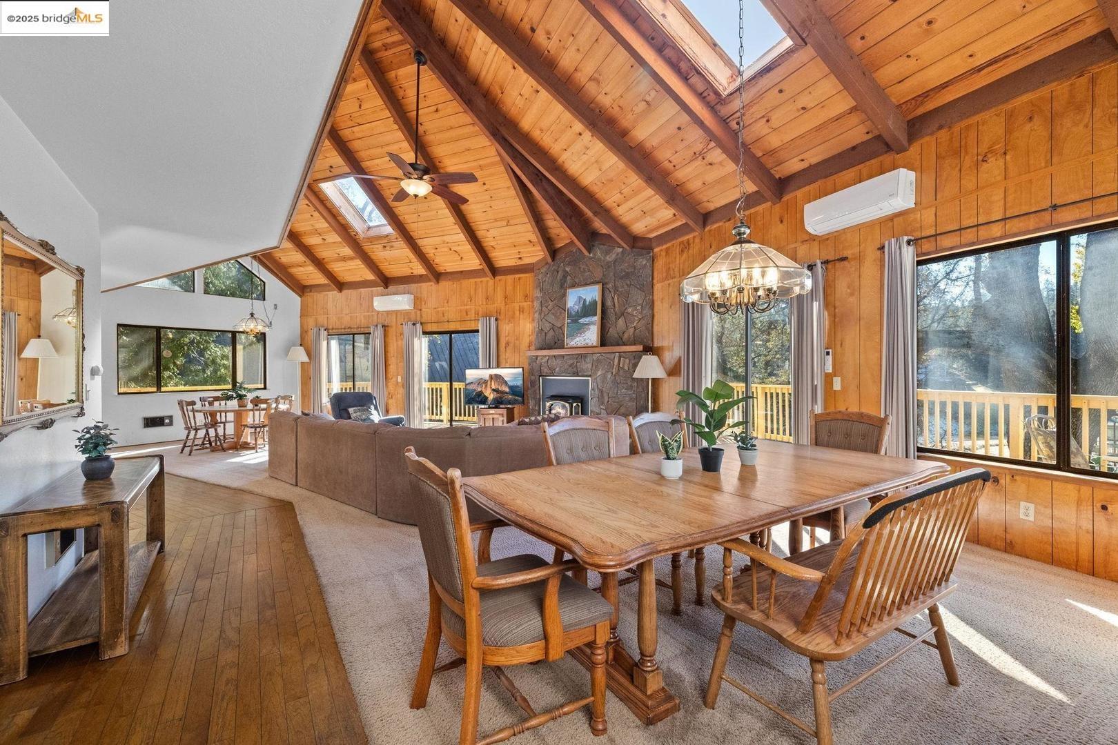 Detail Gallery Image 13 of 56 For 20266 Pine Mountain Dr, Groveland,  CA 95321 - 4 Beds | 3 Baths