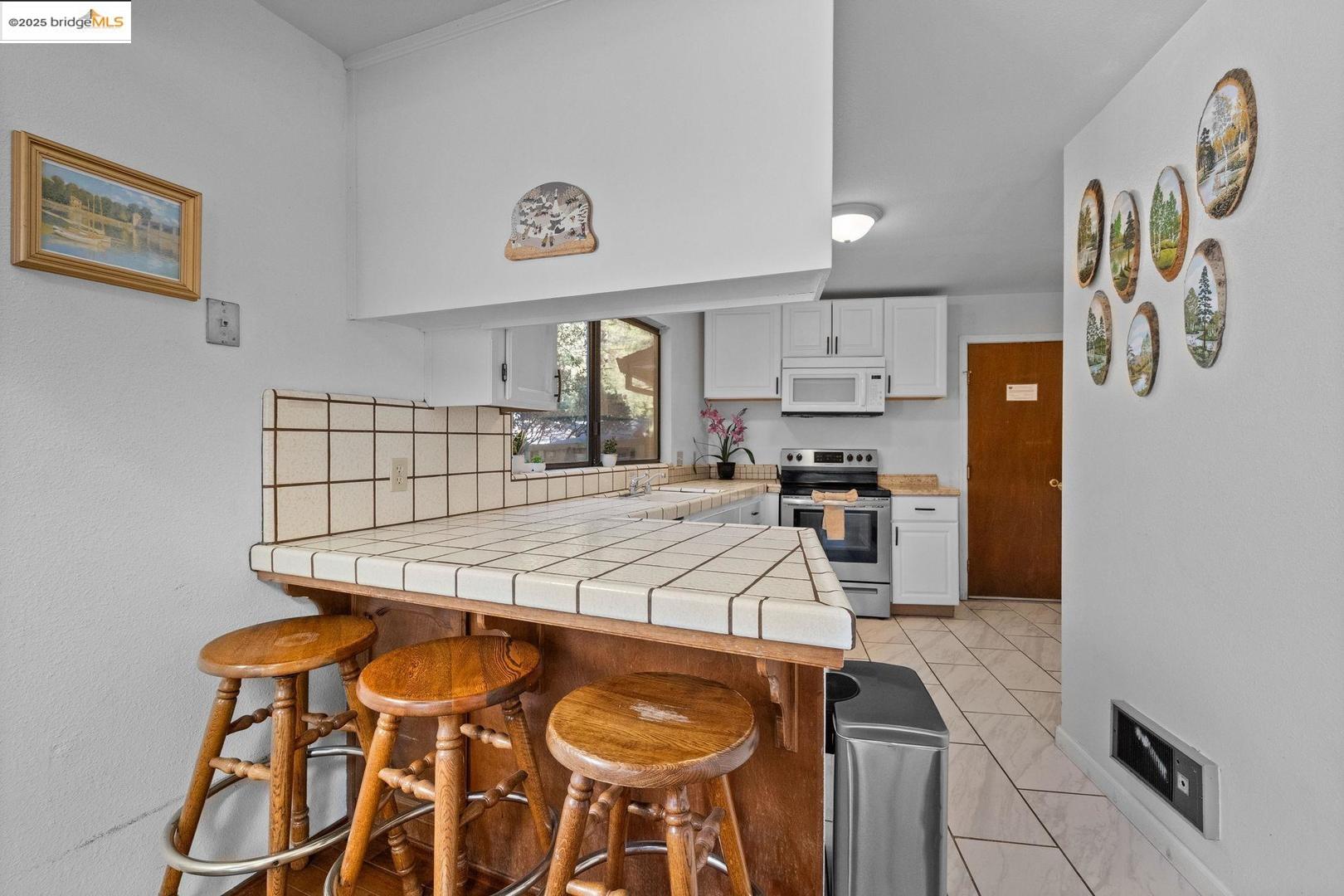 Detail Gallery Image 14 of 56 For 20266 Pine Mountain Dr, Groveland,  CA 95321 - 4 Beds | 3 Baths