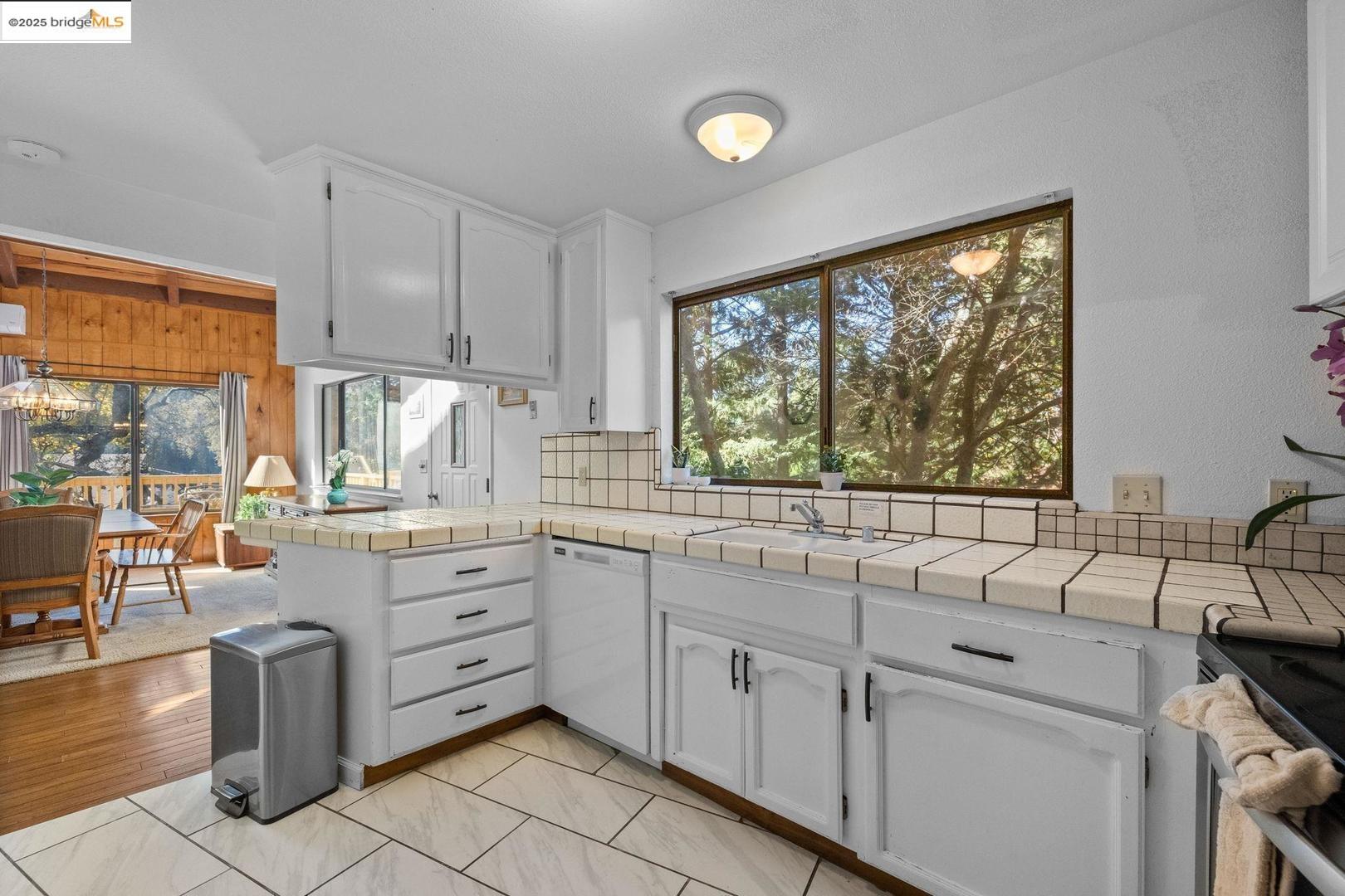 Detail Gallery Image 17 of 56 For 20266 Pine Mountain Dr, Groveland,  CA 95321 - 4 Beds | 3 Baths