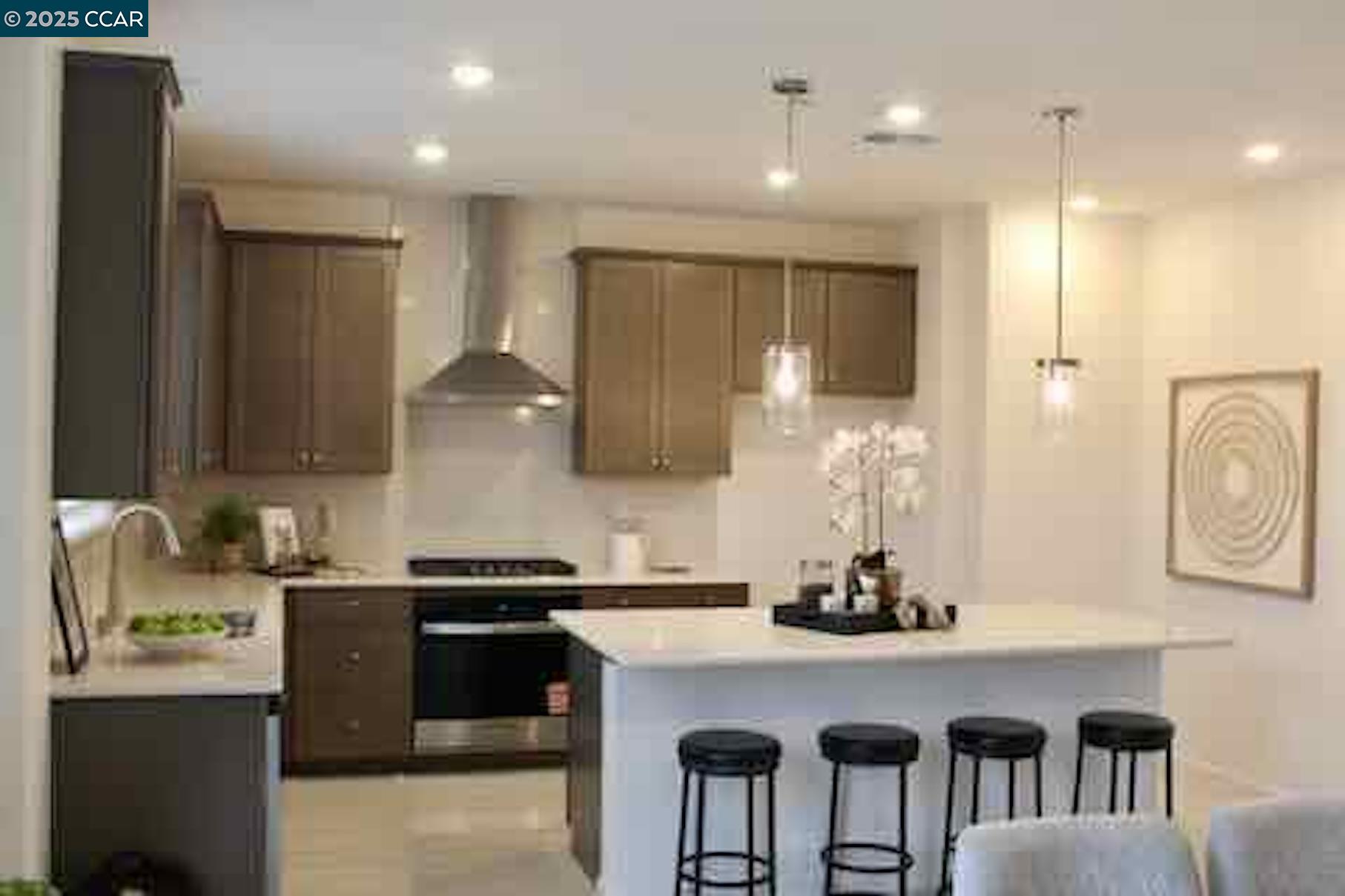 Detail Gallery Image 5 of 6 For 822 Engineer Cir, Vacaville,  CA 95687 - 5 Beds | 3 Baths