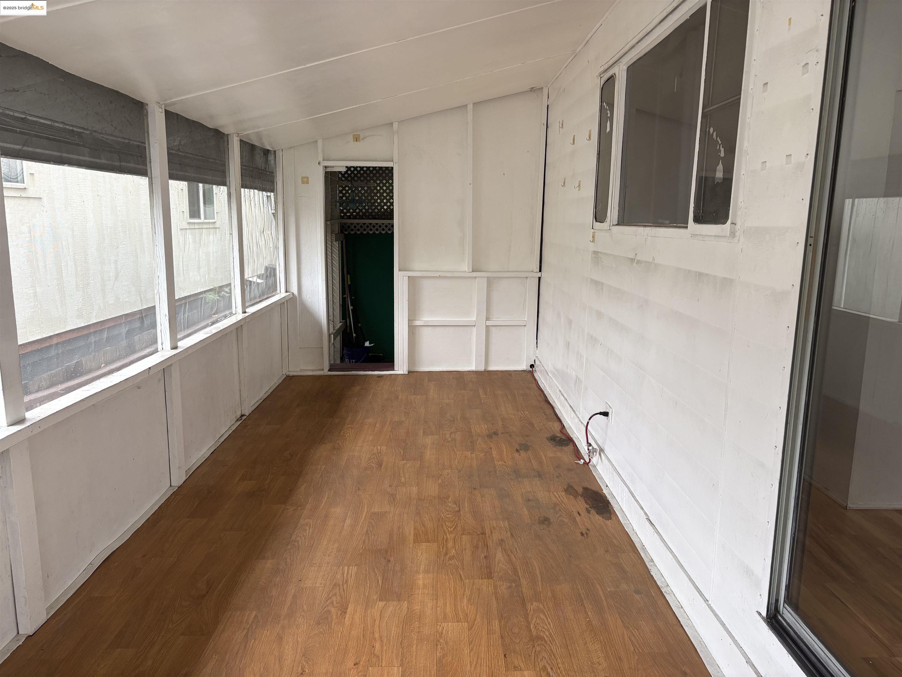 Detail Gallery Image 9 of 9 For 2050 Monument, Pleasant Hill,  CA 94523 - 2 Beds | 1 Baths