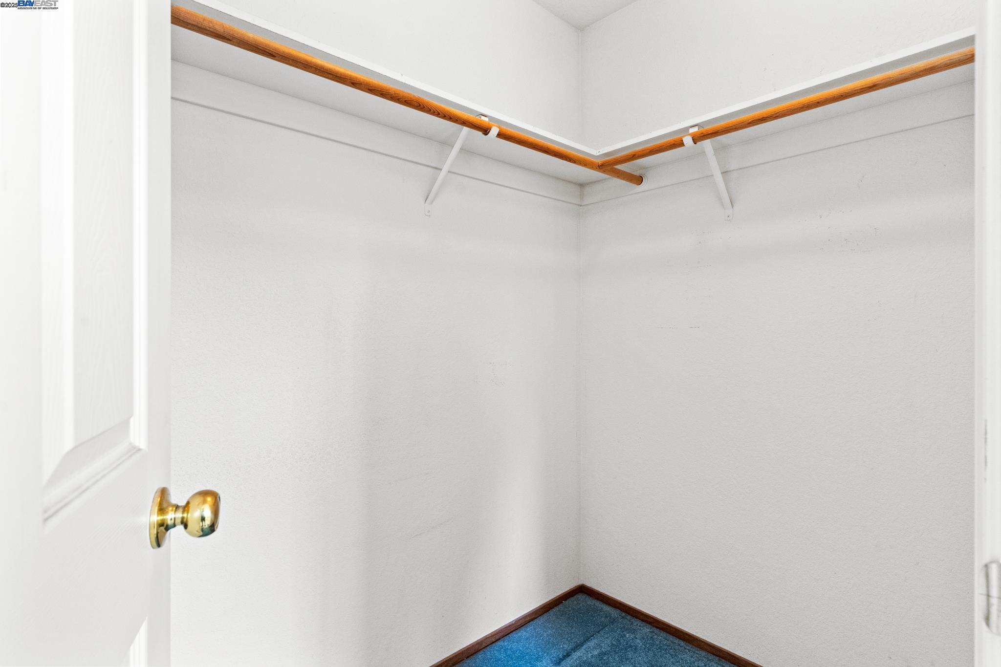 Detail Gallery Image 25 of 34 For 104 Bridgeview Ct, Crockett,  CA 94525 - 3 Beds | 2/1 Baths