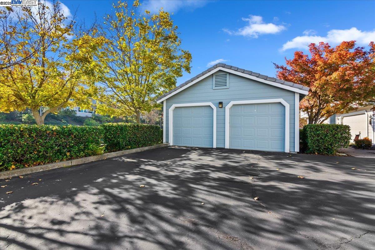 Detail Gallery Image 23 of 27 For 4605 Keller Ridge Dr, Clayton,  CA 94517 - 2 Beds | 2 Baths