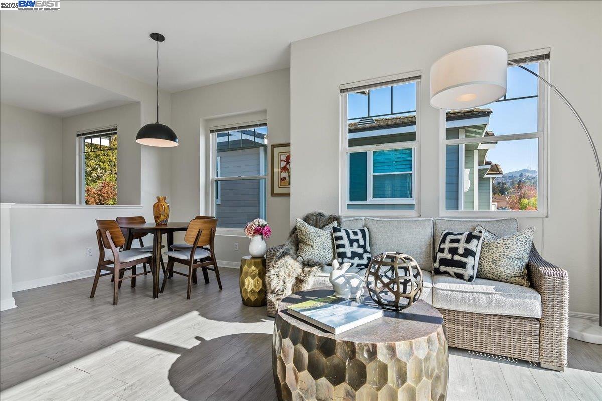 Detail Gallery Image 7 of 27 For 4605 Keller Ridge Dr, Clayton,  CA 94517 - 2 Beds | 2 Baths