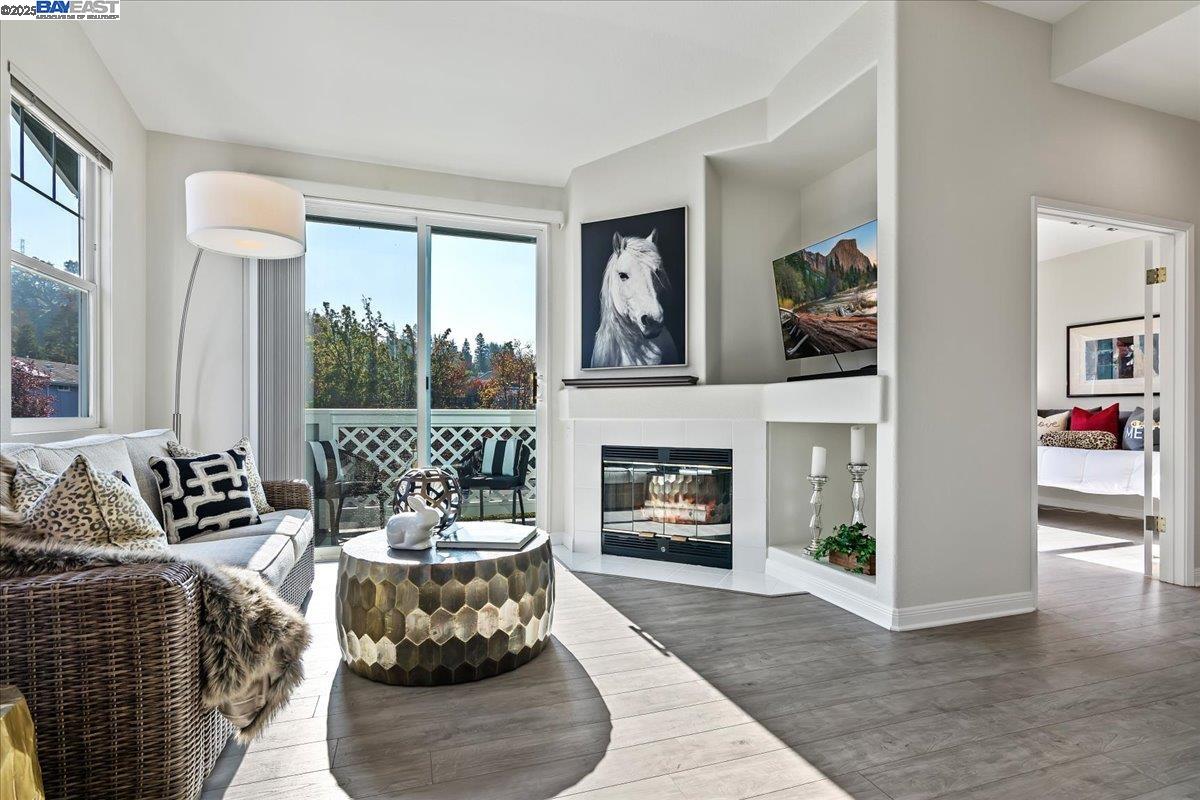Detail Gallery Image 8 of 27 For 4605 Keller Ridge Dr, Clayton,  CA 94517 - 2 Beds | 2 Baths