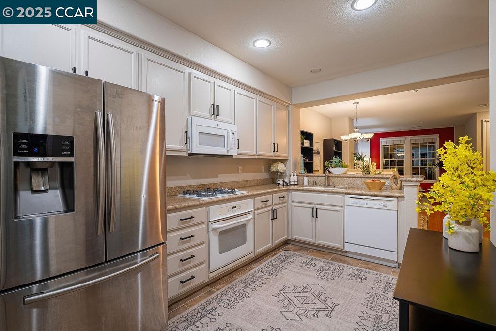 Photo #4: 41118380 Listing: Photo #4