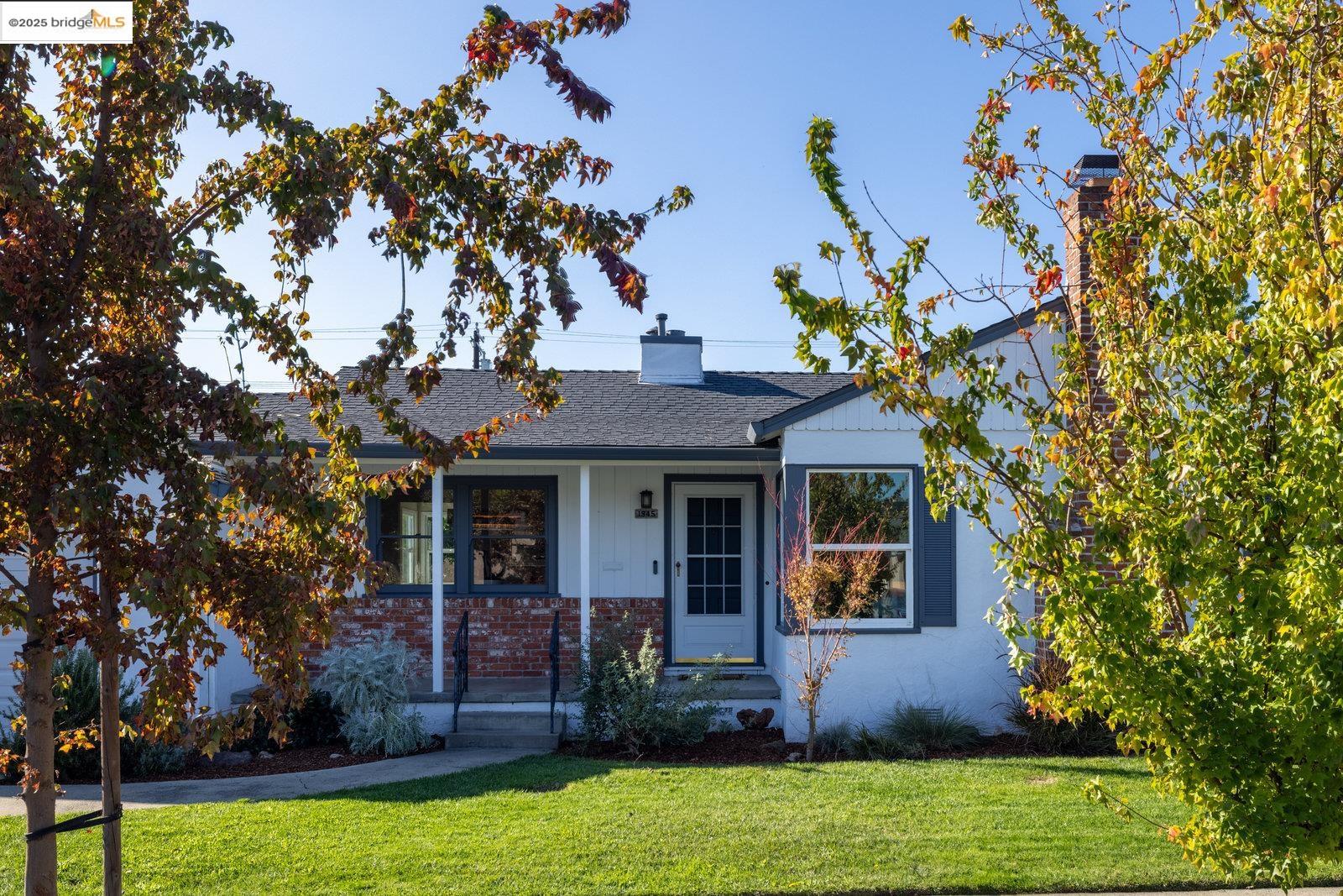 Detail Gallery Image 2 of 45 For 1945 Bradhoff Ave, San Leandro,  CA 94577 - 3 Beds | 2 Baths