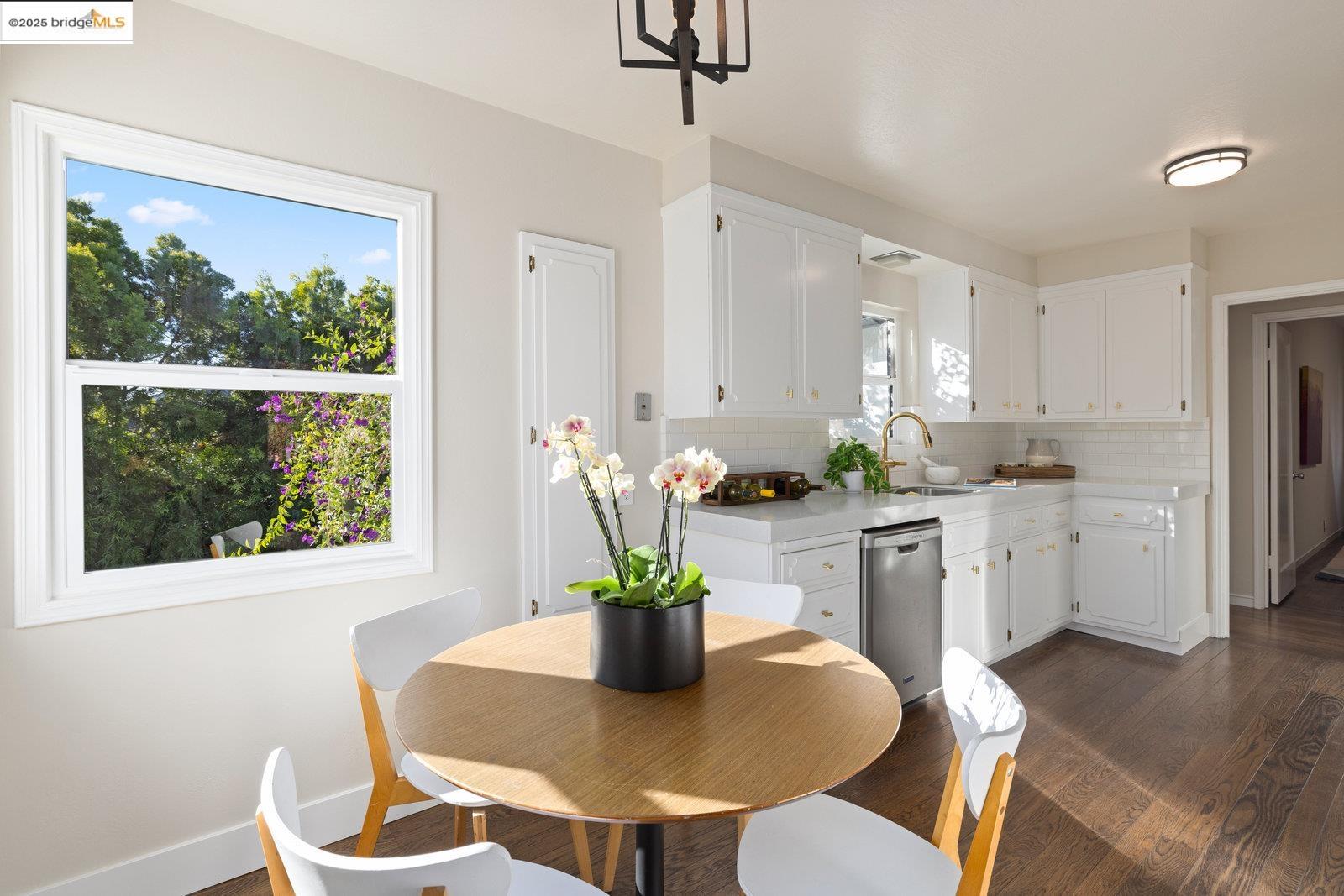 Detail Gallery Image 12 of 45 For 1945 Bradhoff Ave, San Leandro,  CA 94577 - 3 Beds | 2 Baths