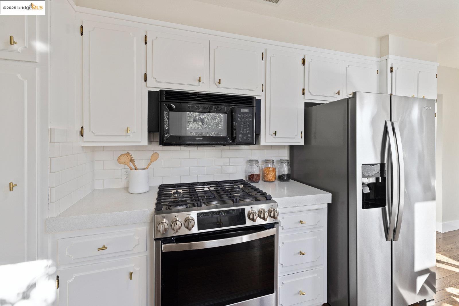 Detail Gallery Image 14 of 45 For 1945 Bradhoff Ave, San Leandro,  CA 94577 - 3 Beds | 2 Baths