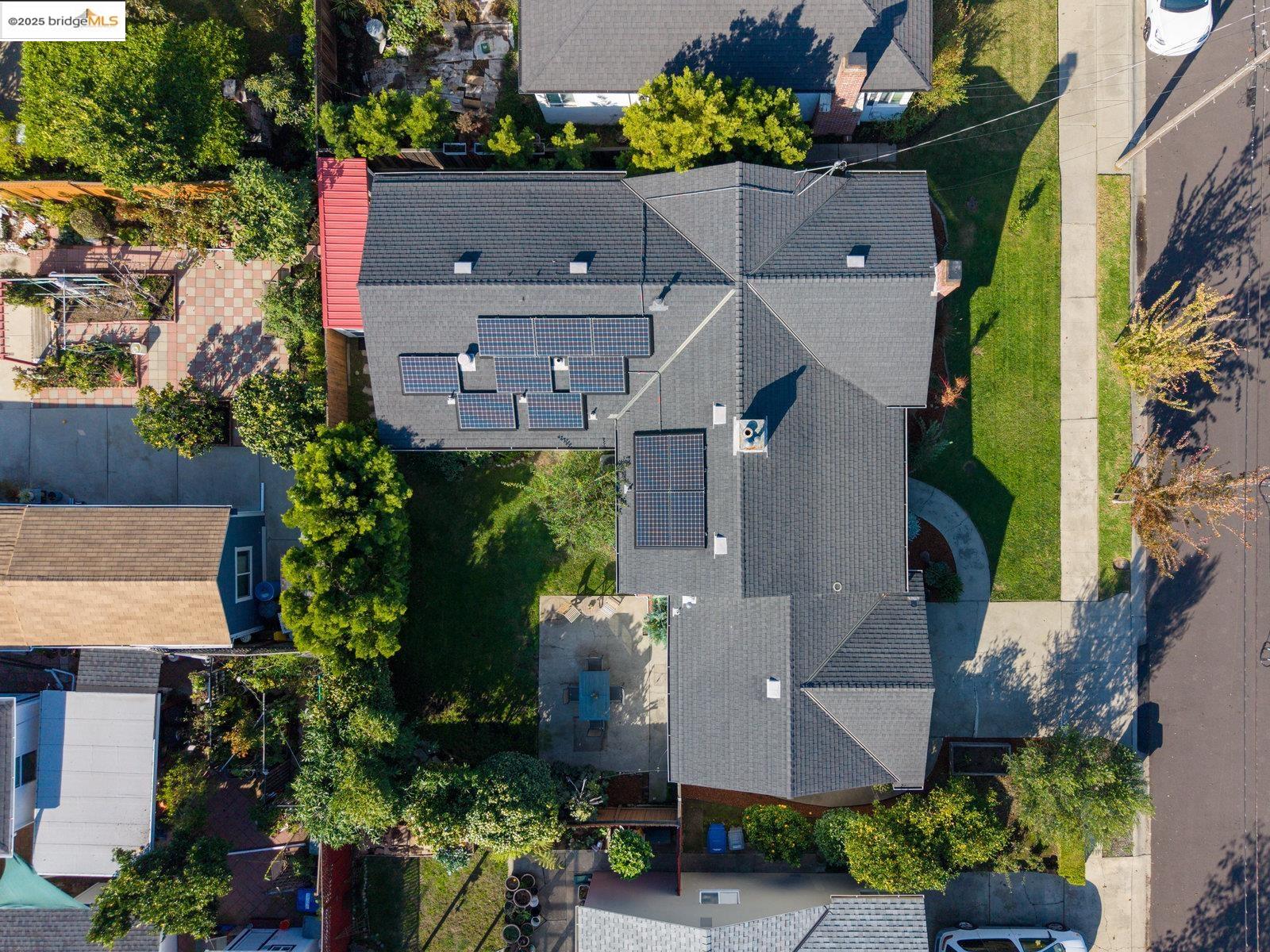 Detail Gallery Image 35 of 45 For 1945 Bradhoff Ave, San Leandro,  CA 94577 - 3 Beds | 2 Baths