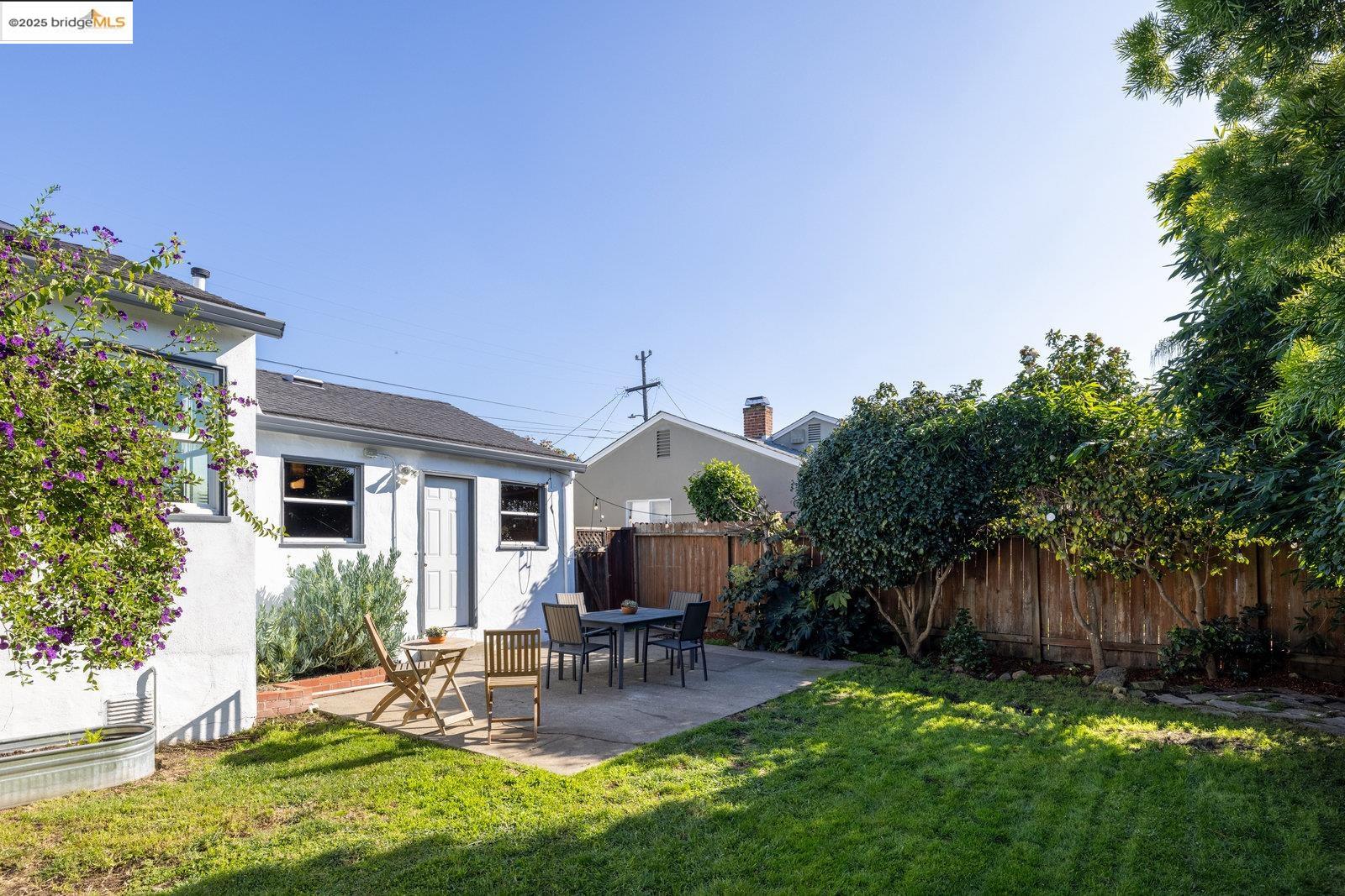 Detail Gallery Image 40 of 45 For 1945 Bradhoff Ave, San Leandro,  CA 94577 - 3 Beds | 2 Baths