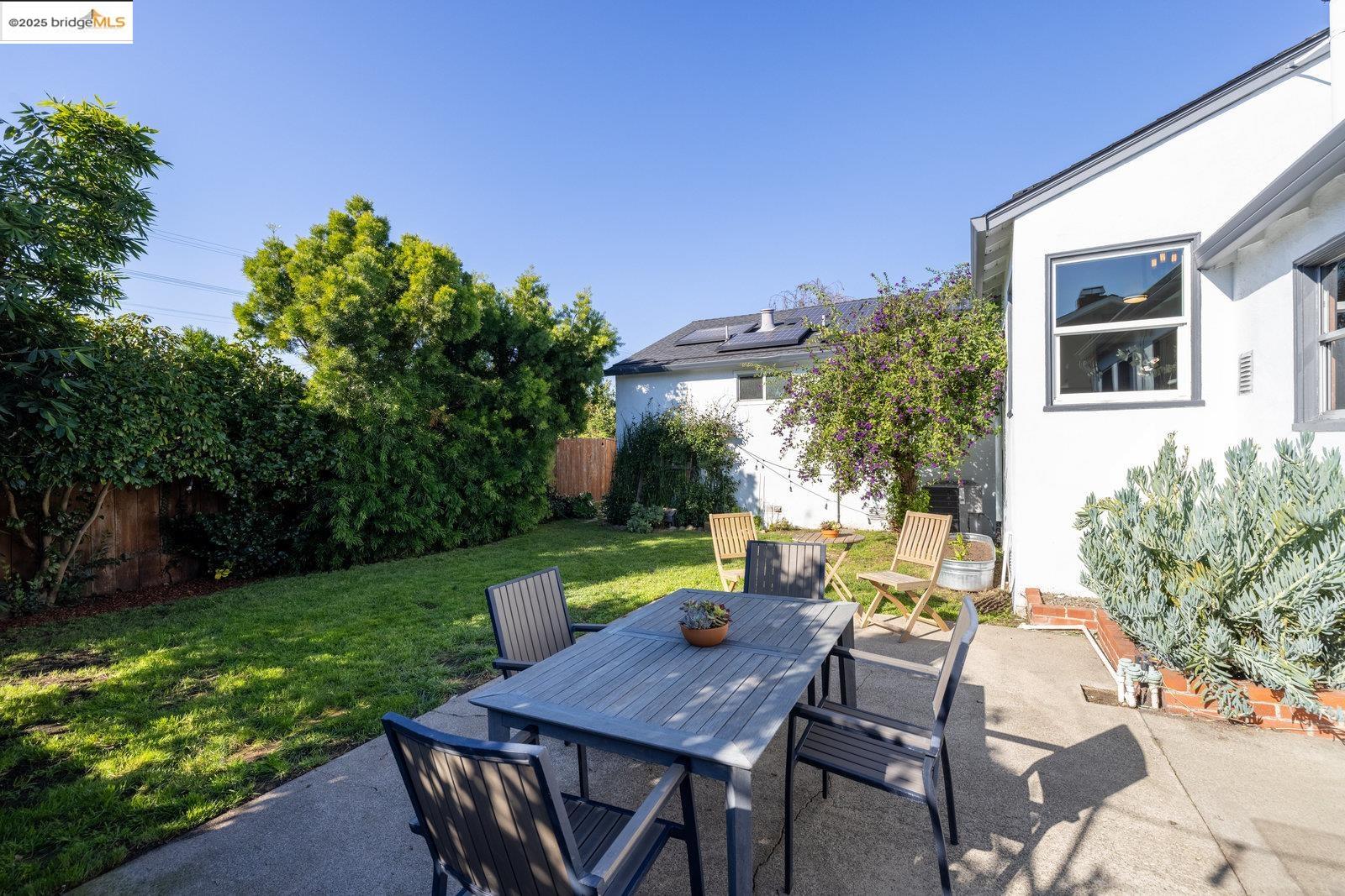 Detail Gallery Image 42 of 45 For 1945 Bradhoff Ave, San Leandro,  CA 94577 - 3 Beds | 2 Baths