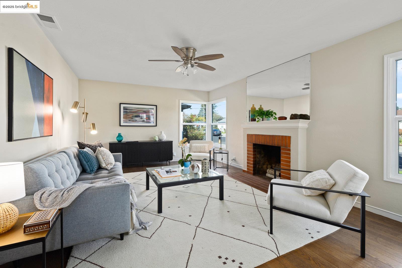 Detail Gallery Image 6 of 45 For 1945 Bradhoff Ave, San Leandro,  CA 94577 - 3 Beds | 2 Baths