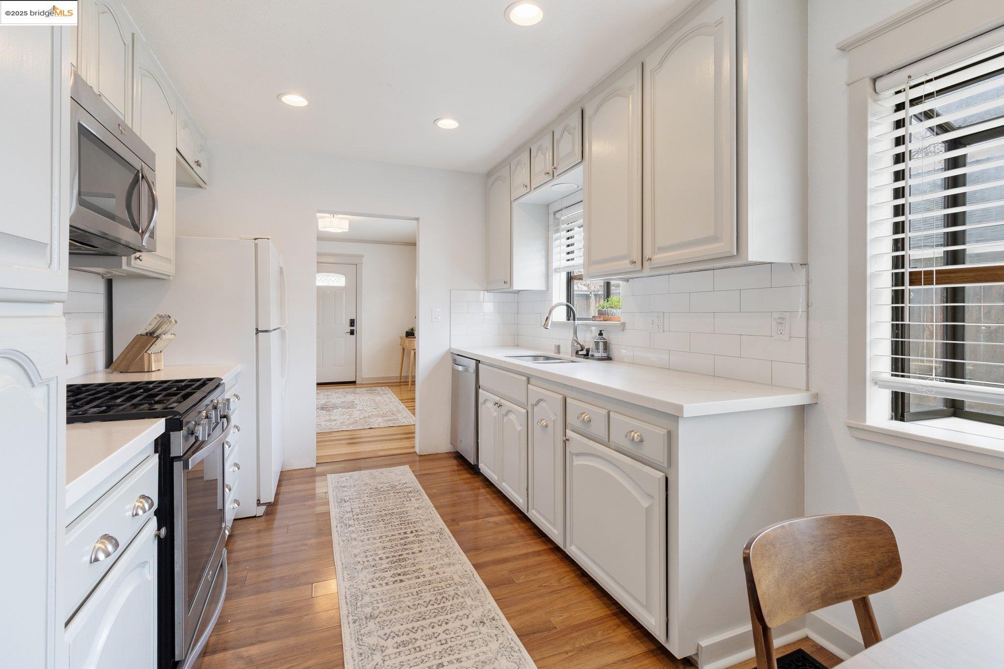 Detail Gallery Image 12 of 35 For 328 W Walnut St, Stockton,  CA 95204 - 5 Beds | 2/1 Baths