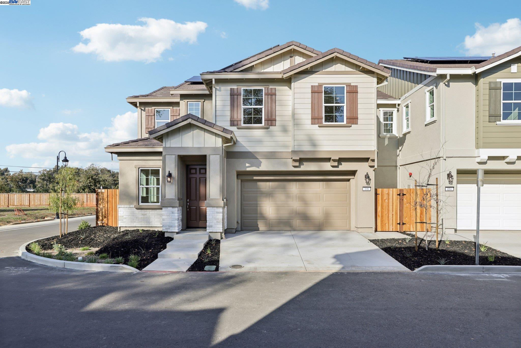 Detail Gallery Image 2 of 38 For 109 Creek View Cir, Fairfield,  CA 94533 - 3 Beds | 2/1 Baths