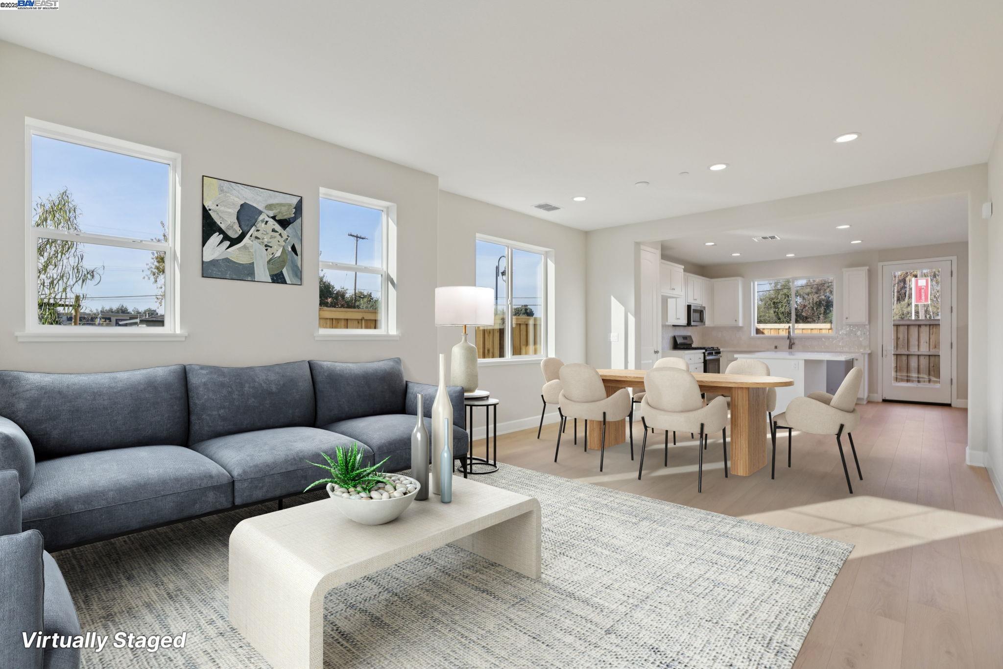 Detail Gallery Image 6 of 38 For 109 Creek View Cir, Fairfield,  CA 94533 - 3 Beds | 2/1 Baths