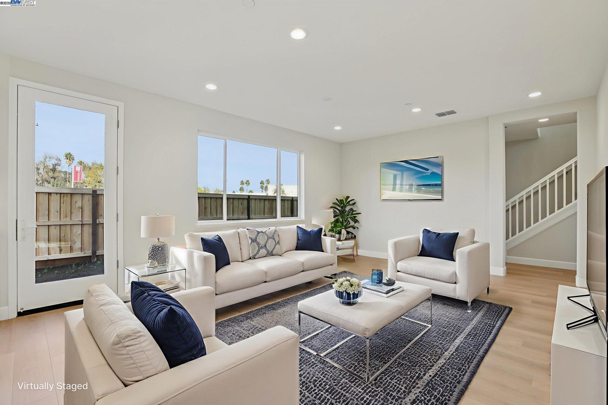 Detail Gallery Image 8 of 38 For 109 Creek View Cir, Fairfield,  CA 94533 - 3 Beds | 2/1 Baths